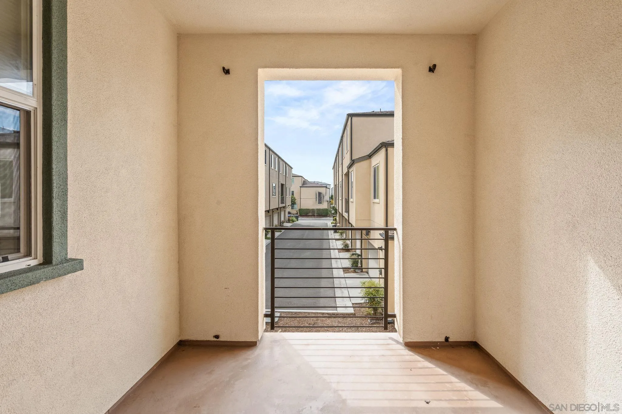 https://cdn.realtyfeed.com/cdn/127/260021122/735d177599e45fe5eea02c6dcd368956.webp