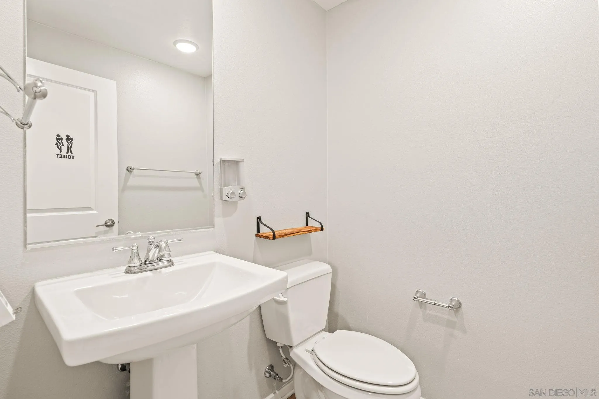 https://cdn.realtyfeed.com/cdn/127/260021122/c21d58d0fdf18b3546cb70c5b354f087.webp