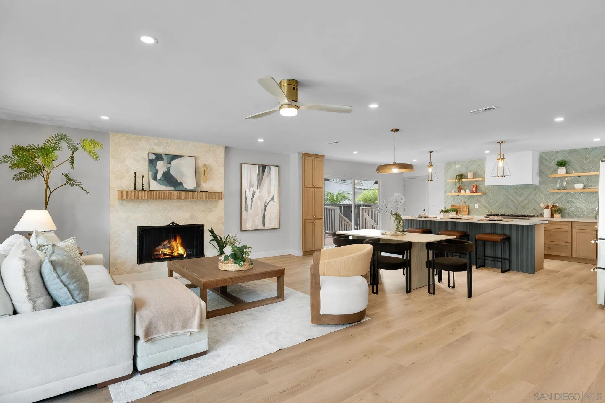 https://cdn.realtyfeed.com/cdn/127/260021123/267e5a701a5427387468aa928336881c.webp