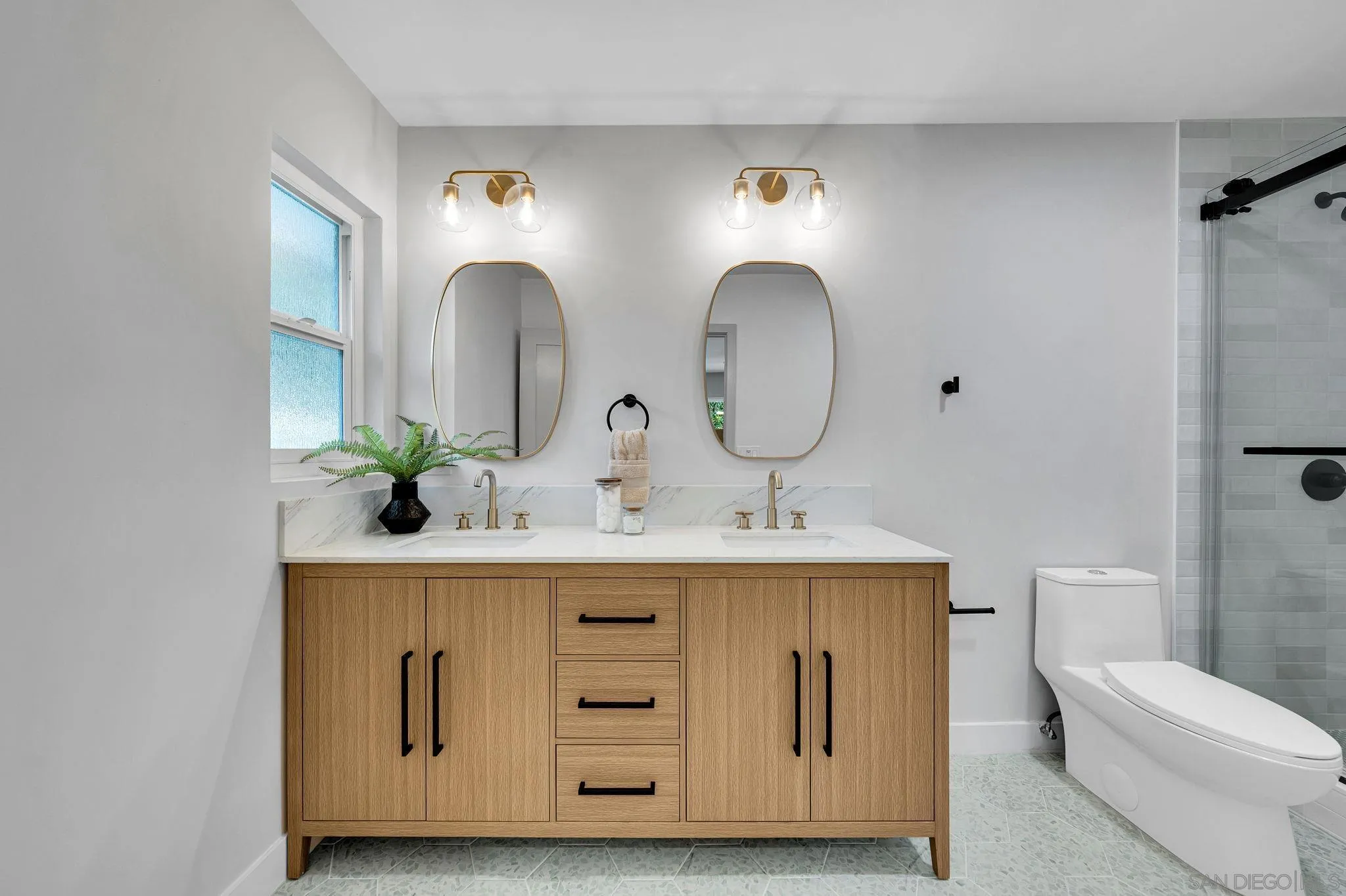 https://cdn.realtyfeed.com/cdn/127/260021123/6086bec81767dad84ace08b3cfe0fb8b.webp