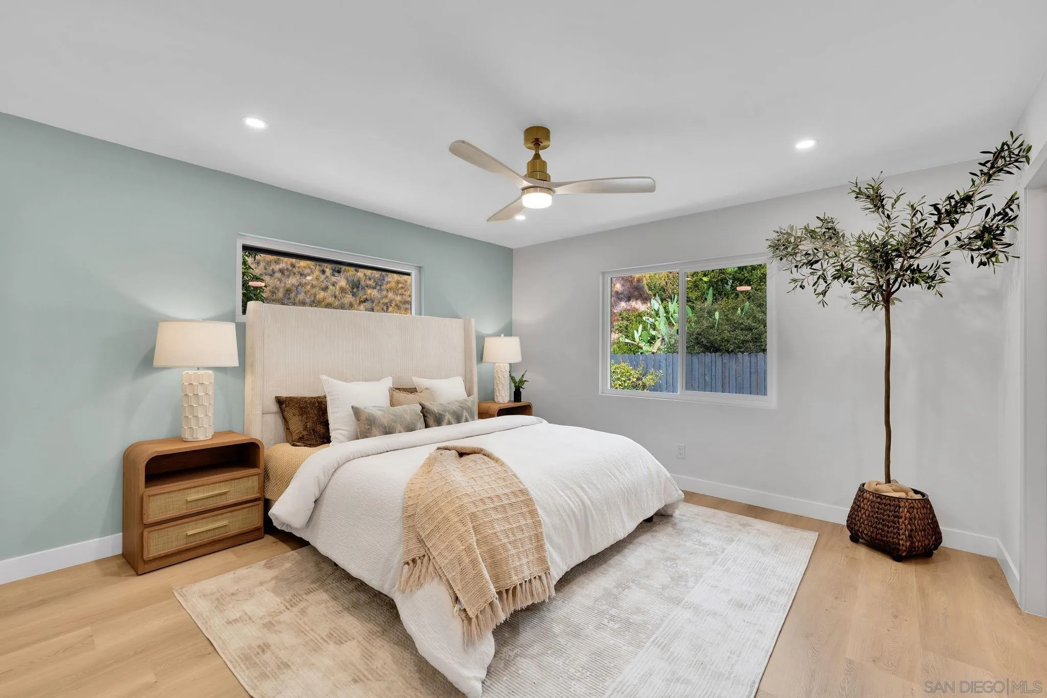 https://cdn.realtyfeed.com/cdn/127/260021123/76a6c9673d0472ba25f660f4806c8f2c.webp