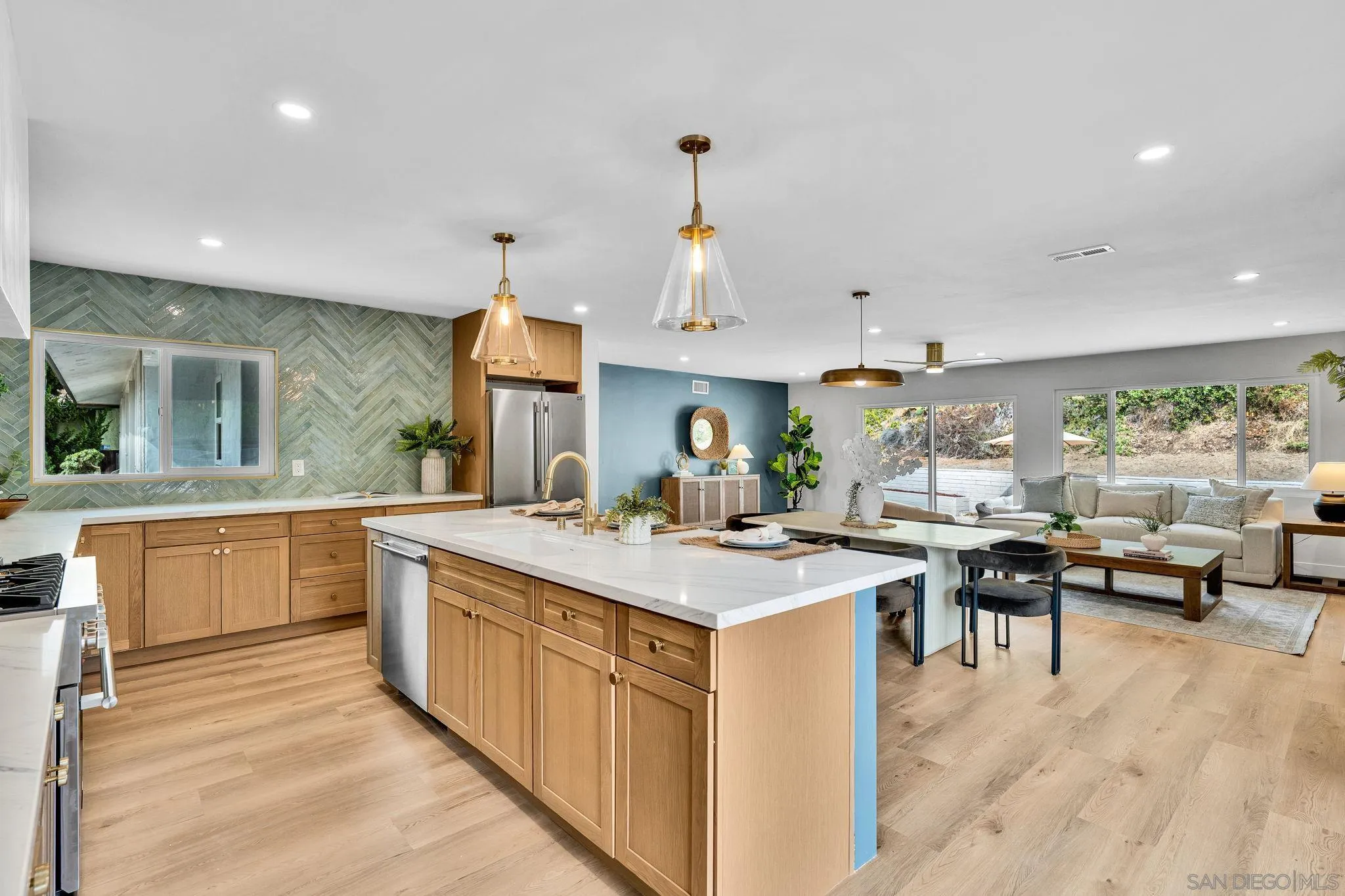 https://cdn.realtyfeed.com/cdn/127/260021123/7755de89f758d5ee99a677b8e7fd339d.webp