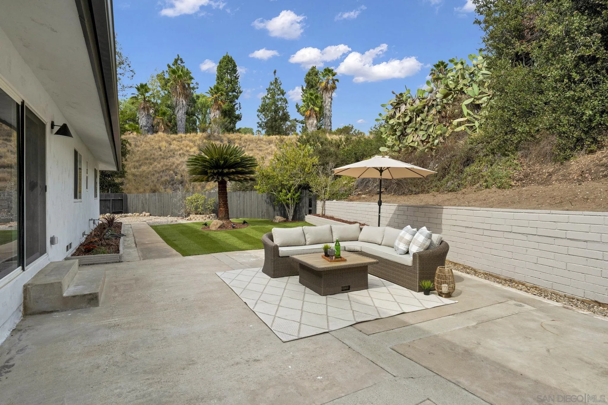 https://cdn.realtyfeed.com/cdn/127/260021123/818de241b9cd185d0025c1cd13cc4177.webp