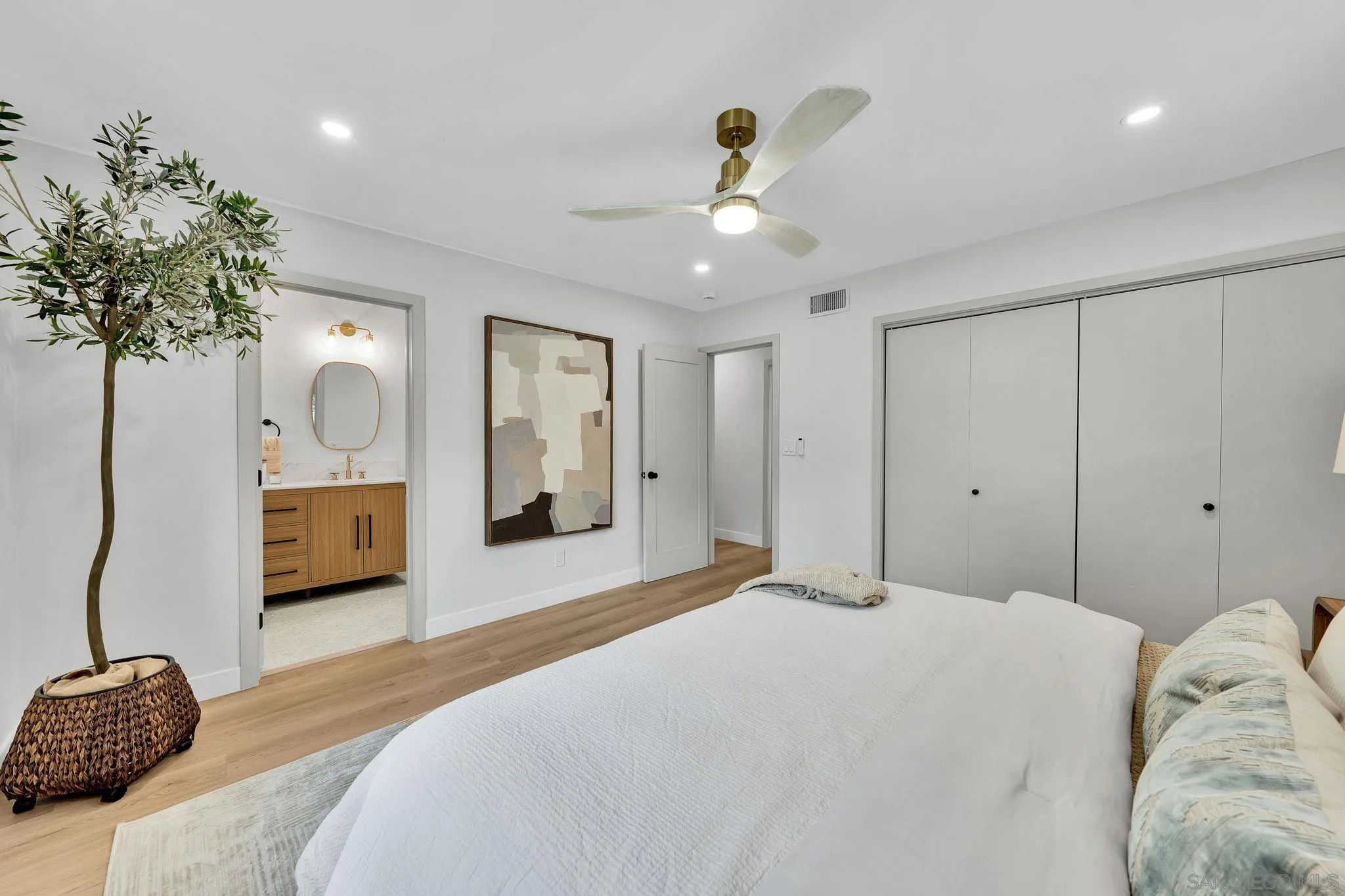 https://cdn.realtyfeed.com/cdn/127/260021123/a0e5c165b5a23fcb2dc4fff5137fd86b.webp