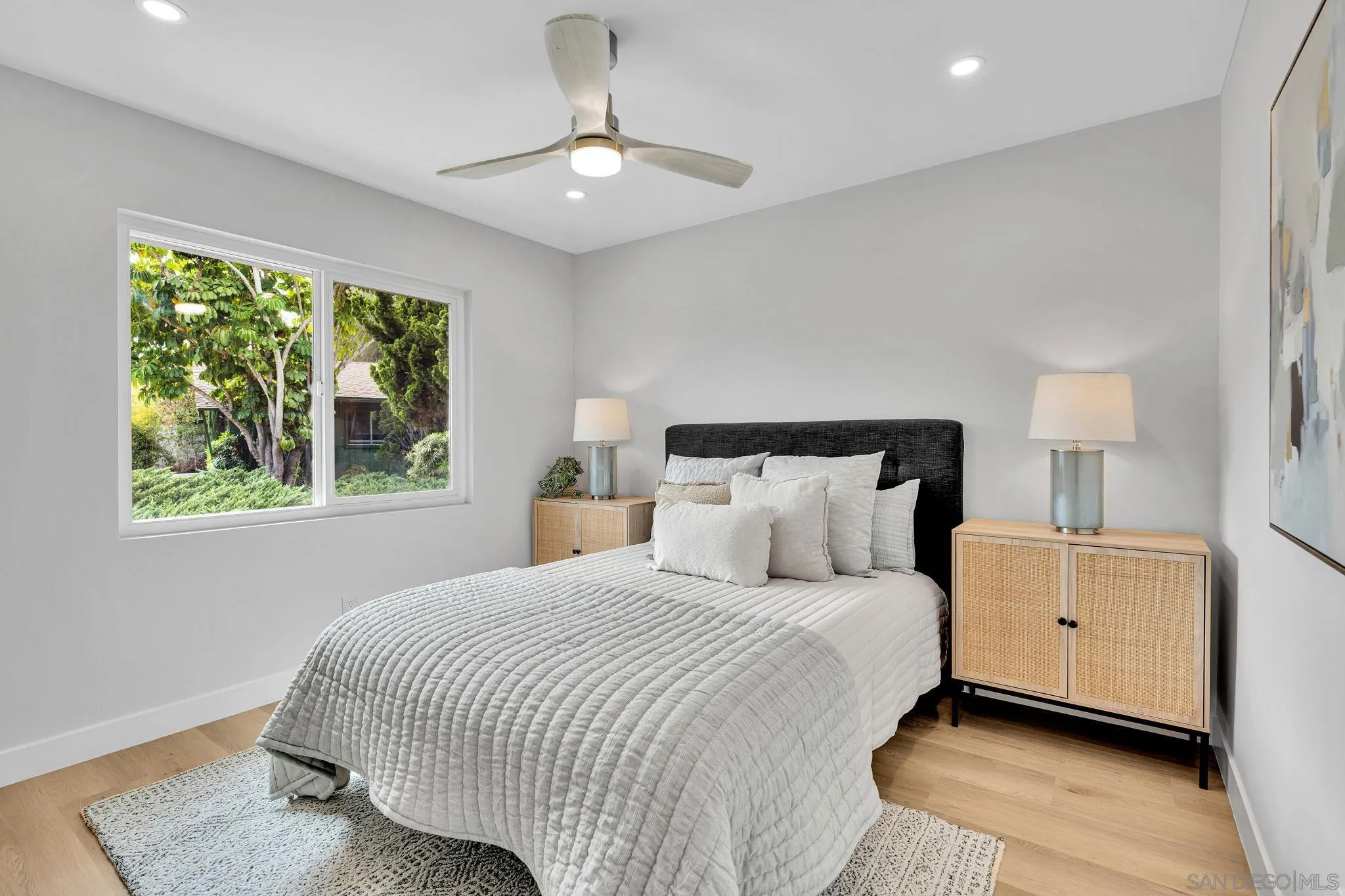 https://cdn.realtyfeed.com/cdn/127/260021123/f095bbf74051bf20630869c60fbe3432.webp