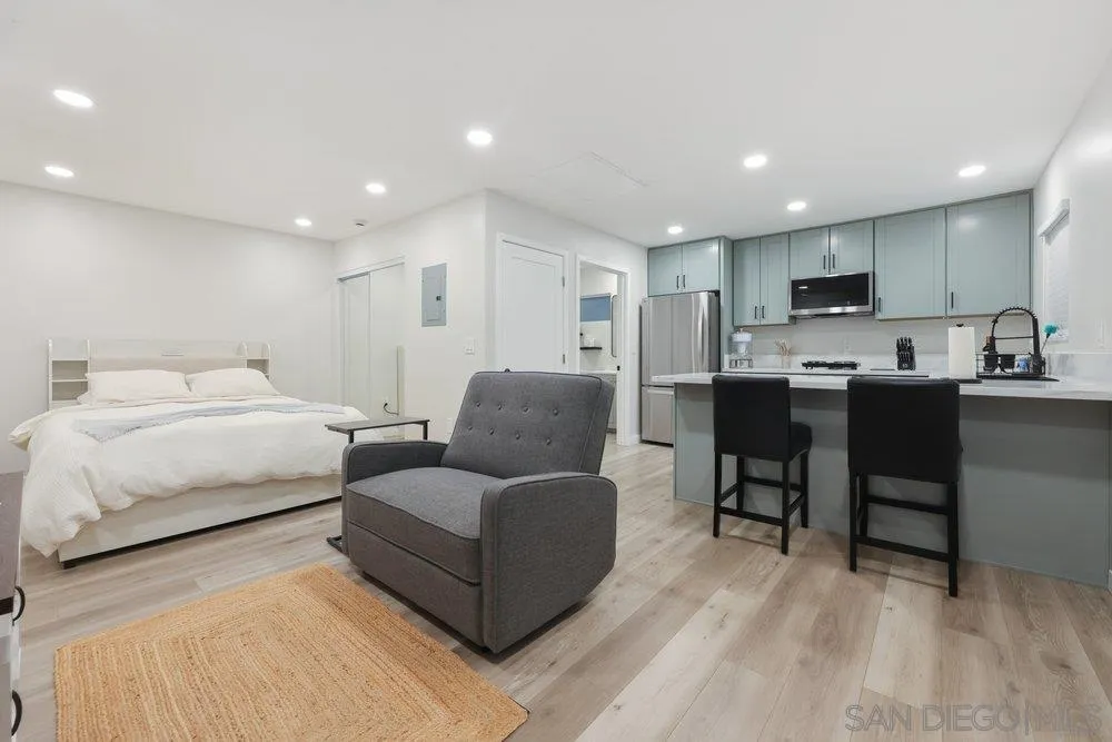 https://cdn.realtyfeed.com/cdn/127/260021125/92cf7745b48b804f6f8fd3ae29a0a48b.webp
