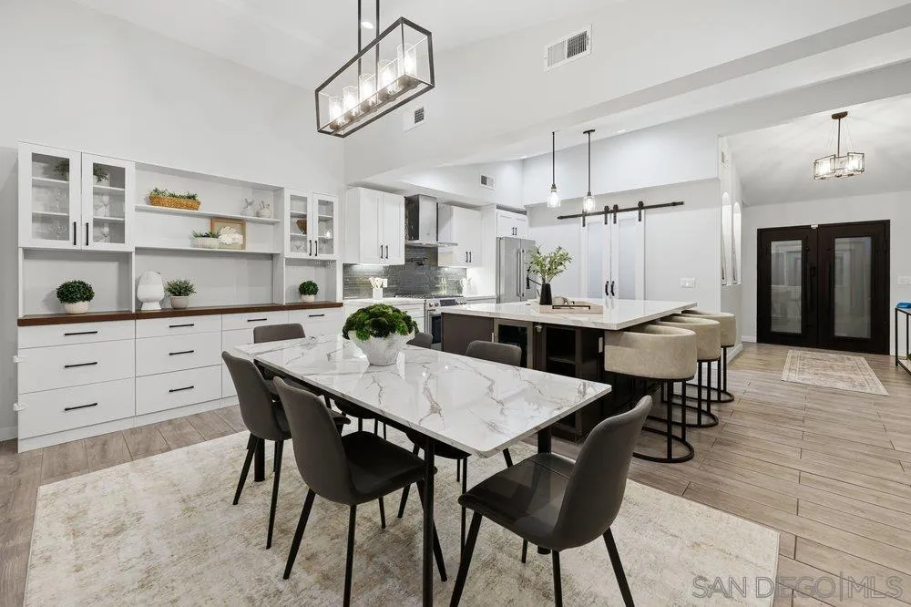 https://cdn.realtyfeed.com/cdn/127/260021125/dbe1092d032341f44f353070d47be2a0.webp