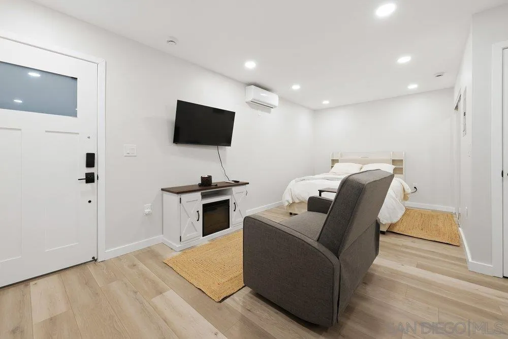 https://cdn.realtyfeed.com/cdn/127/260021125/ee3bd334fe539c6e6553c48c6e8197f2.webp