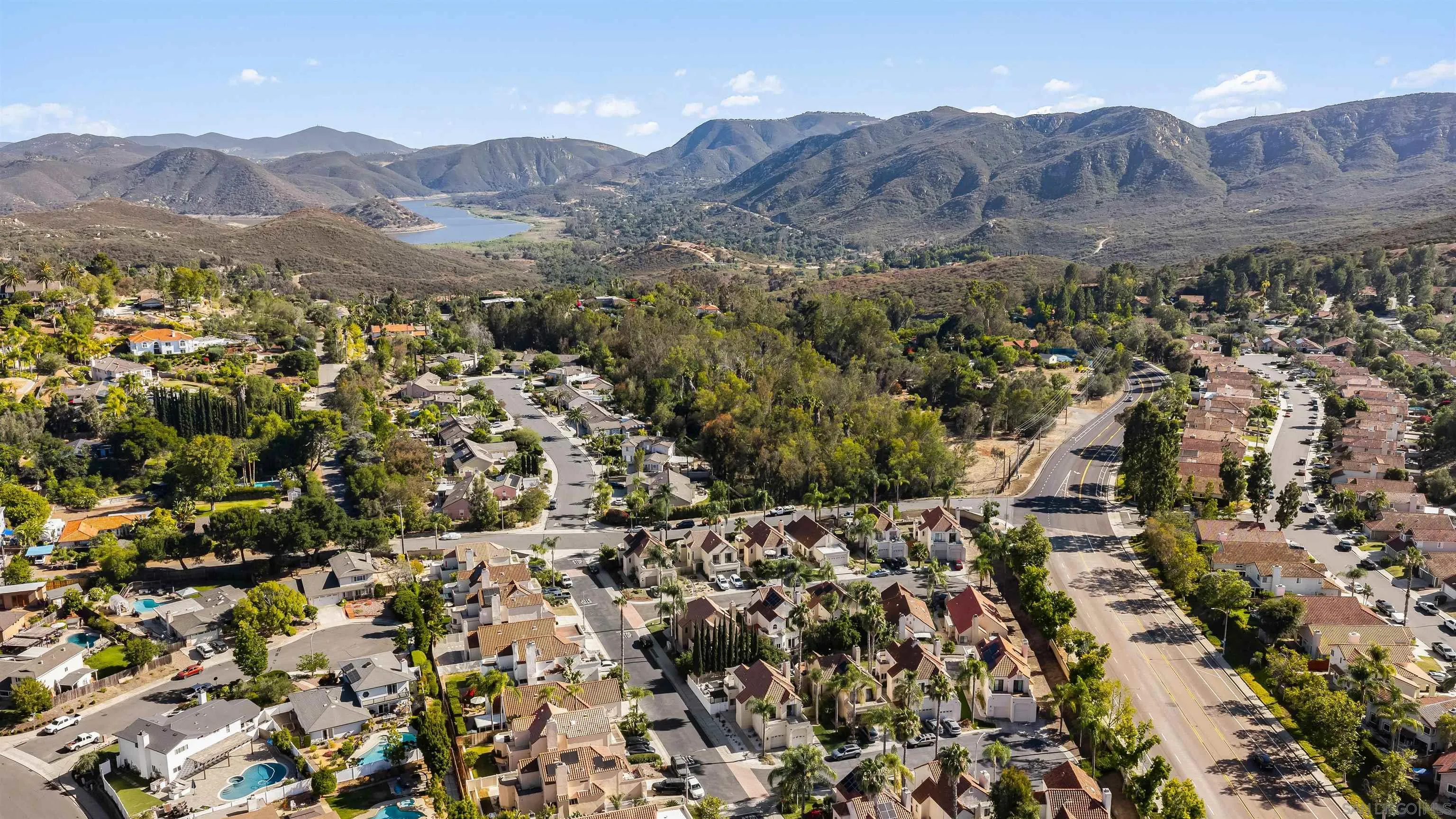 https://cdn.realtyfeed.com/cdn/127/260021134/97e8cfd1fa1b72f9c3abcf676e5f2f27.webp