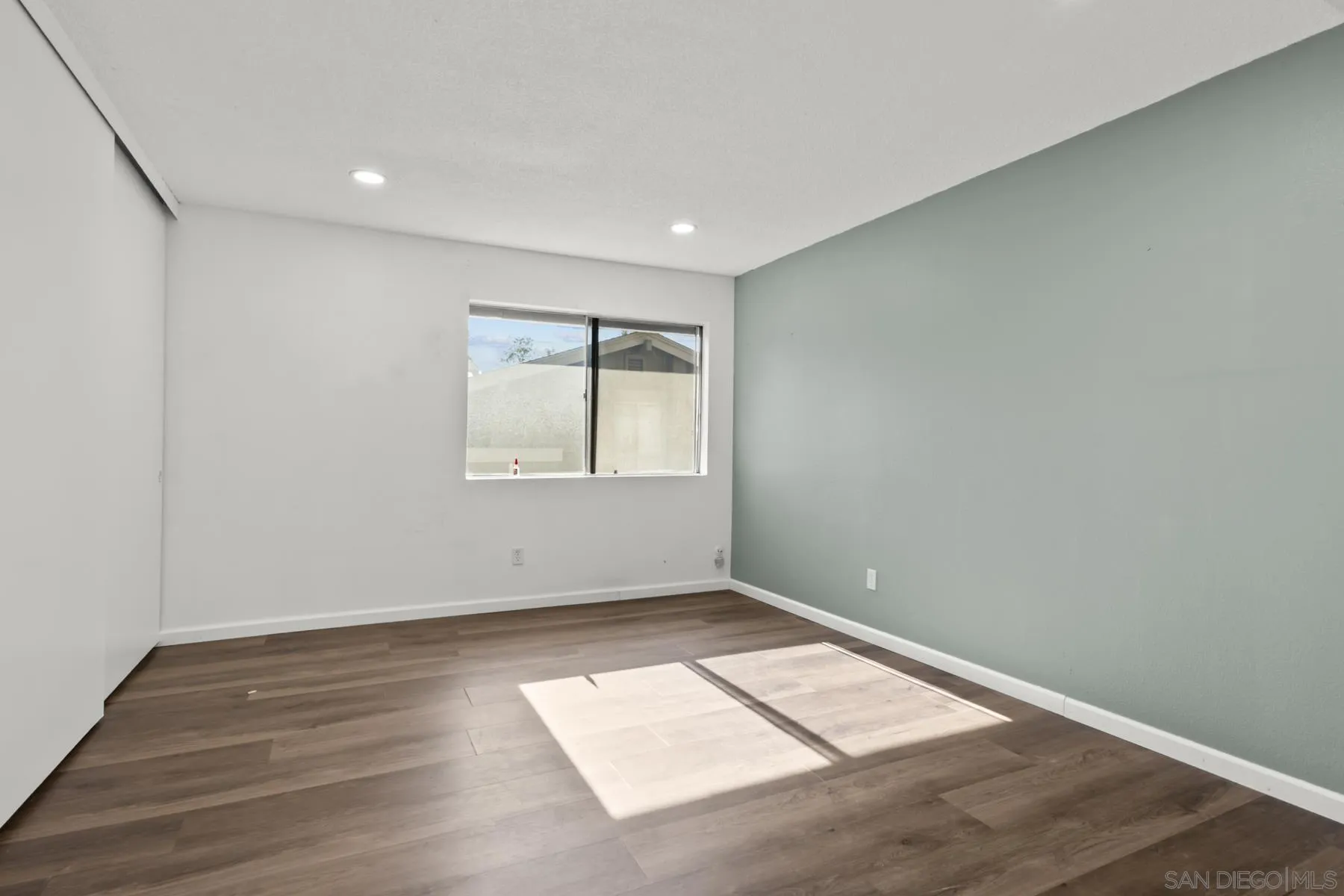 https://cdn.realtyfeed.com/cdn/127/260021138/37ca96746b7ad86400c339a167c328d4.webp