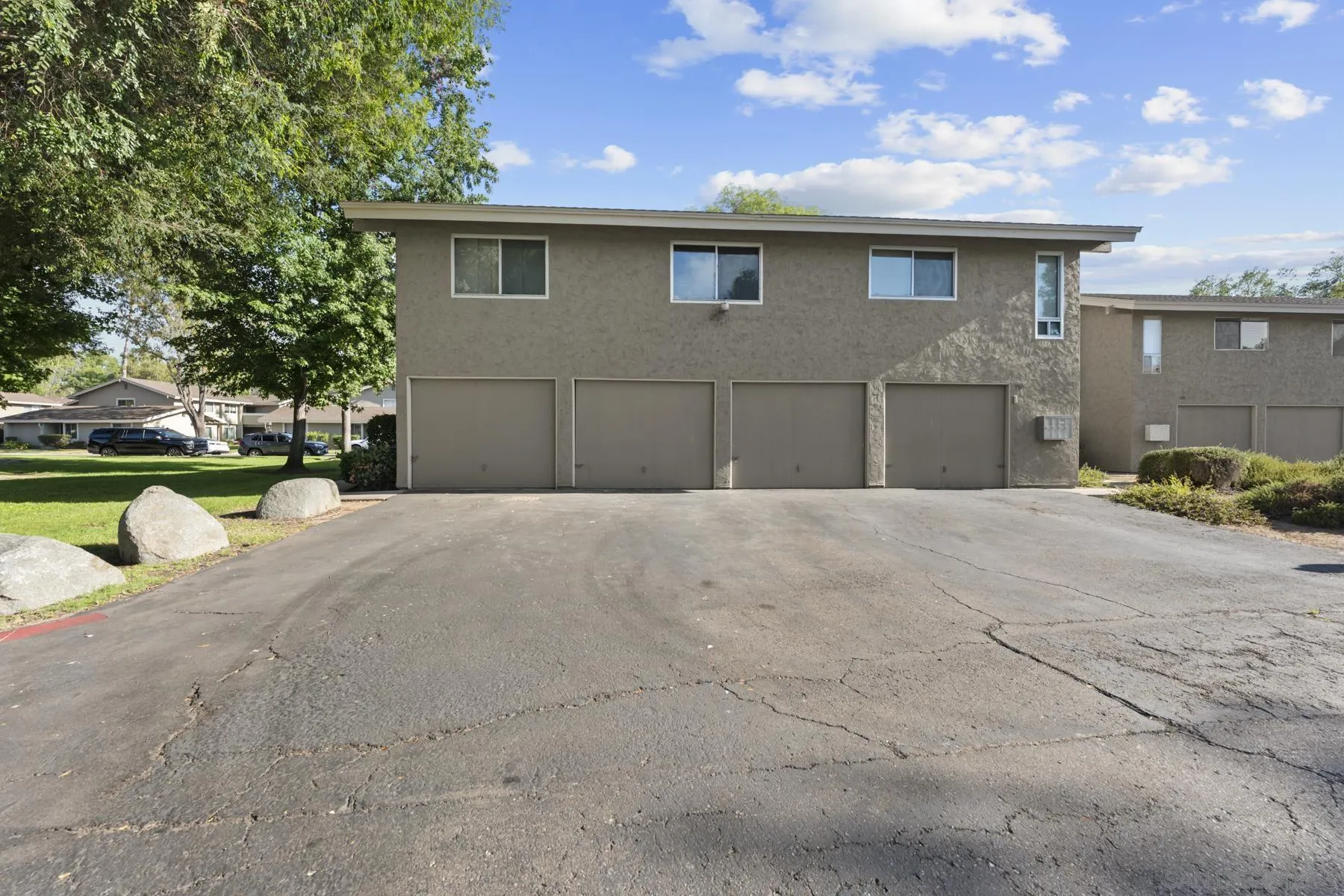 https://cdn.realtyfeed.com/cdn/127/260021138/de1681e010c3b855377f2bf48681c2bd.webp