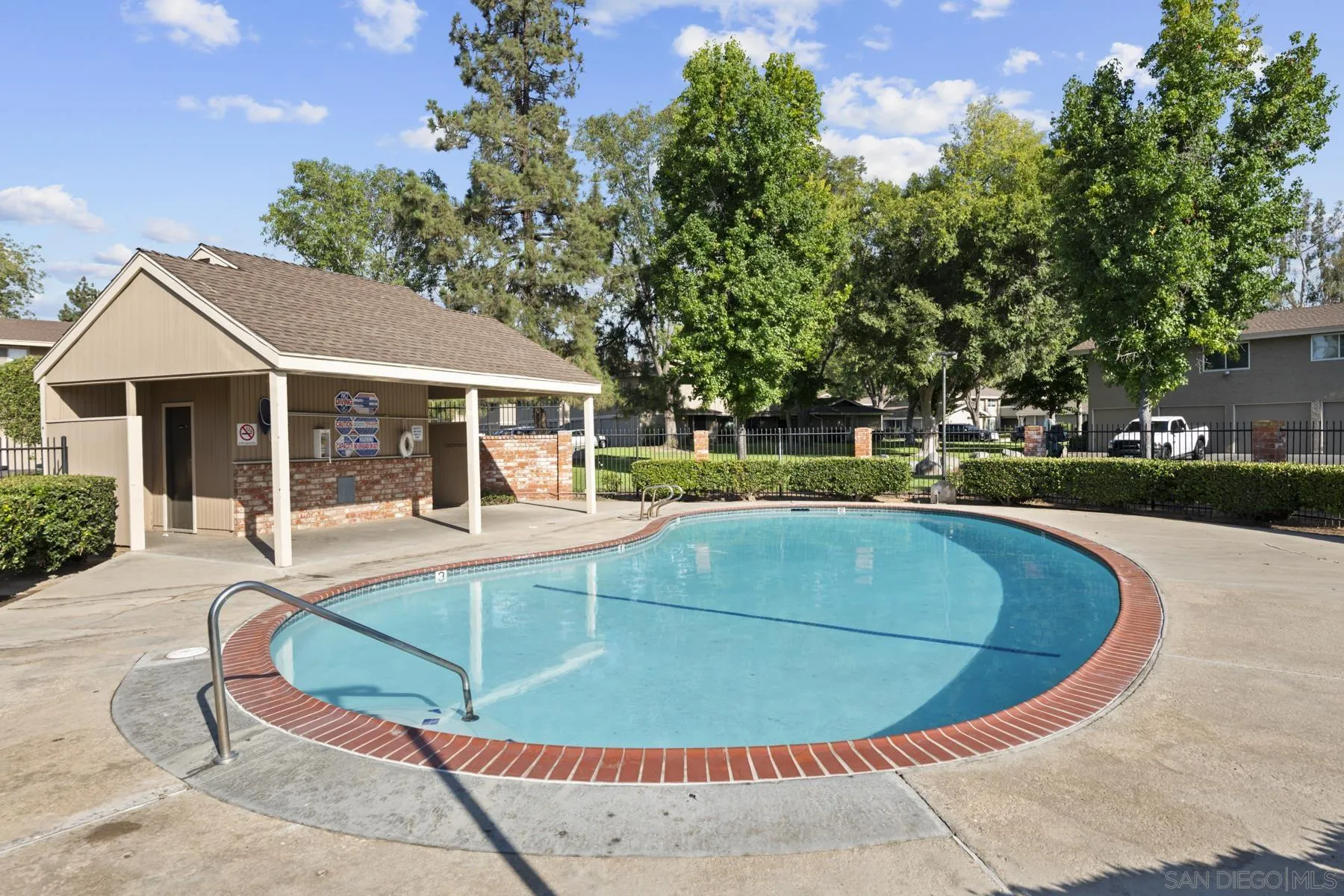 https://cdn.realtyfeed.com/cdn/127/260021138/e0ad7cf84911d22261cd5a402a36d362.webp