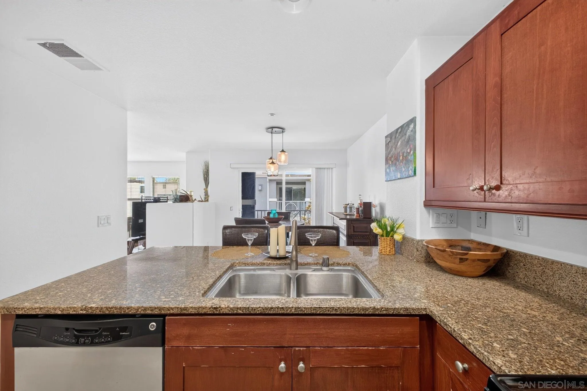 https://cdn.realtyfeed.com/cdn/127/260021141/079bad0faebfe0bf203e6acfe21ec552.webp
