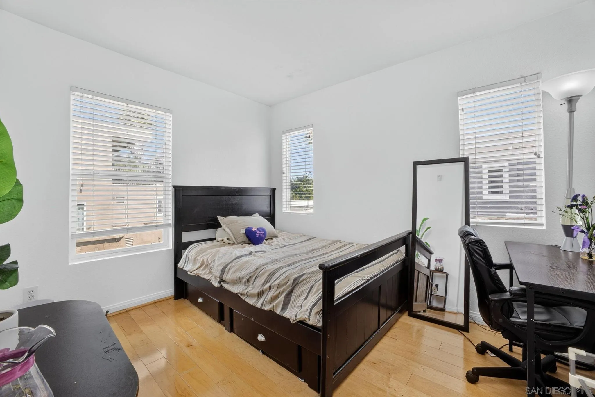 https://cdn.realtyfeed.com/cdn/127/260021141/9f3f76c2d9fda6c6af1fe376f66d77da.webp