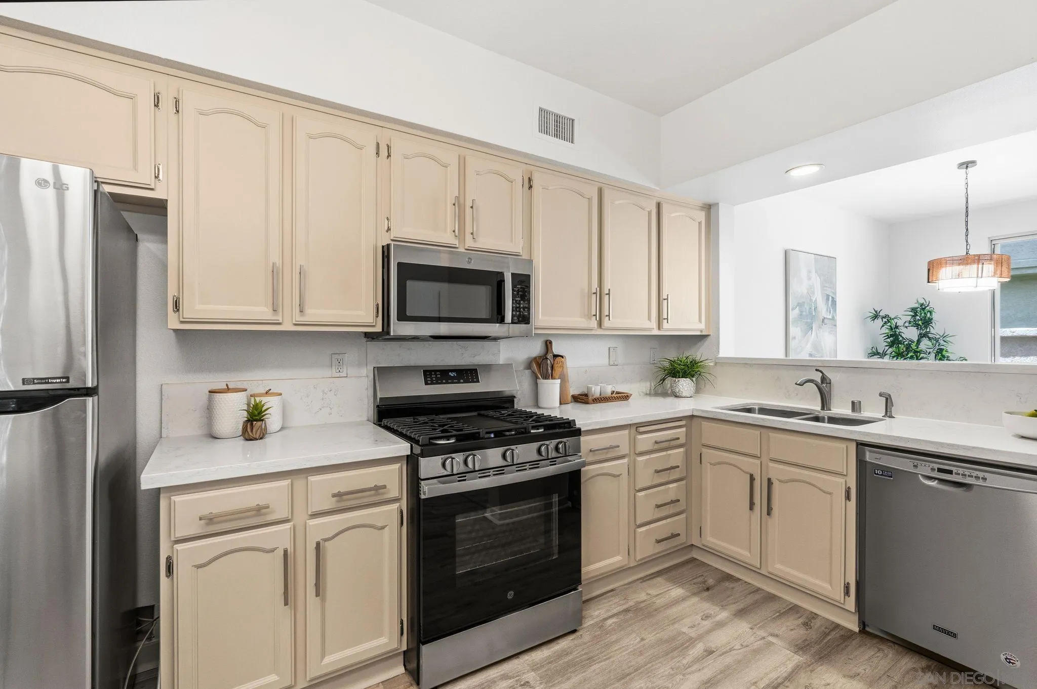 https://cdn.realtyfeed.com/cdn/127/260021144/4843db54ba5e2bc0955846be940ce9b9.webp