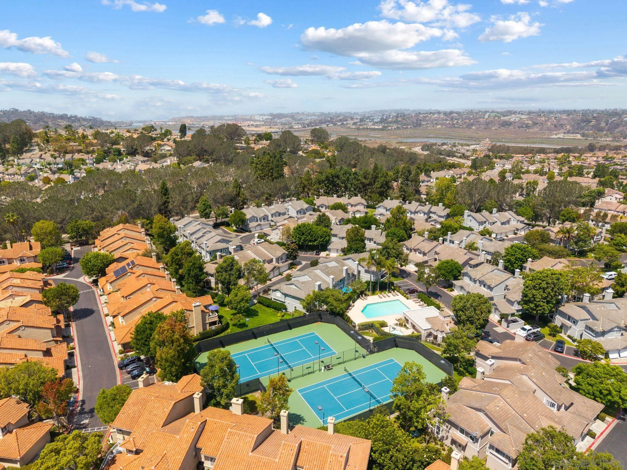 https://cdn.realtyfeed.com/cdn/127/260021144/a103f5991a1f90d4595d2031ae09074c.webp