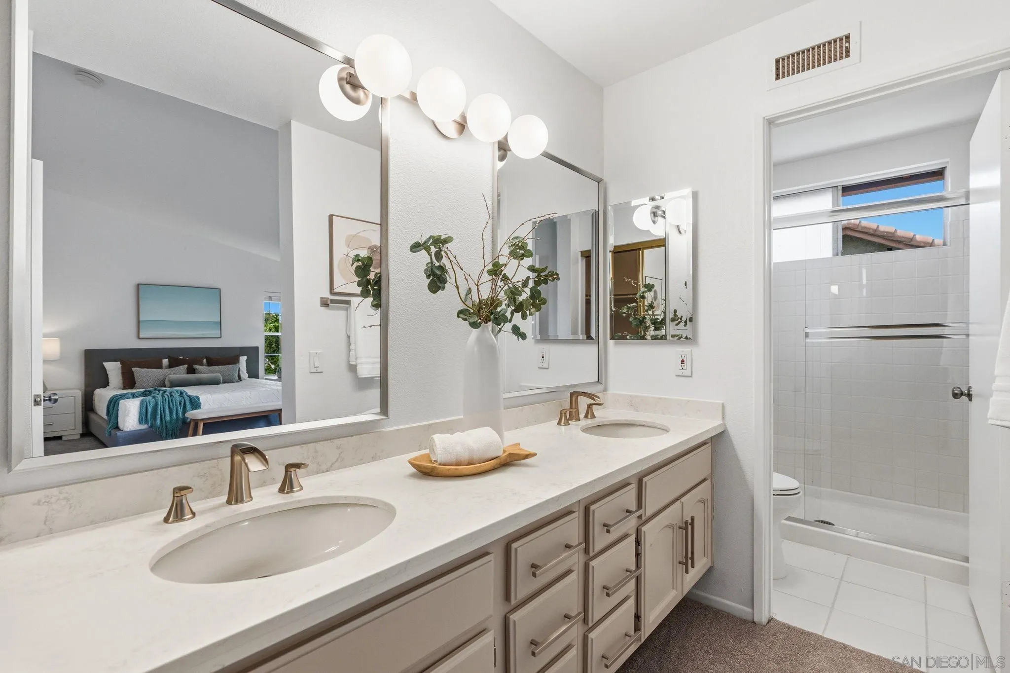 https://cdn.realtyfeed.com/cdn/127/260021144/daba3843716cd502f3a76cb5f909ab0a.webp