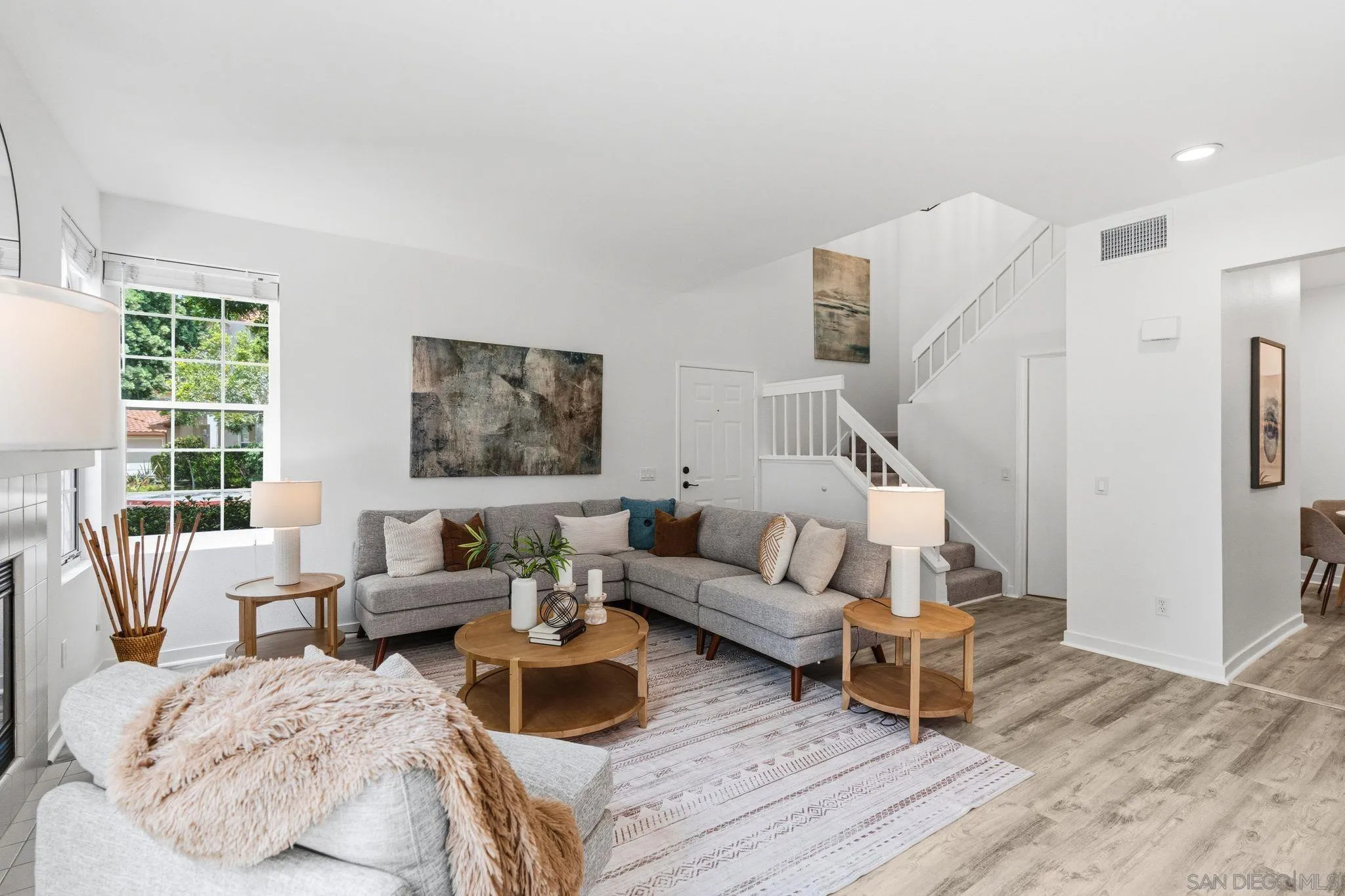 https://cdn.realtyfeed.com/cdn/127/260021144/ec3bbccafa428e348f97cb06de379549.webp