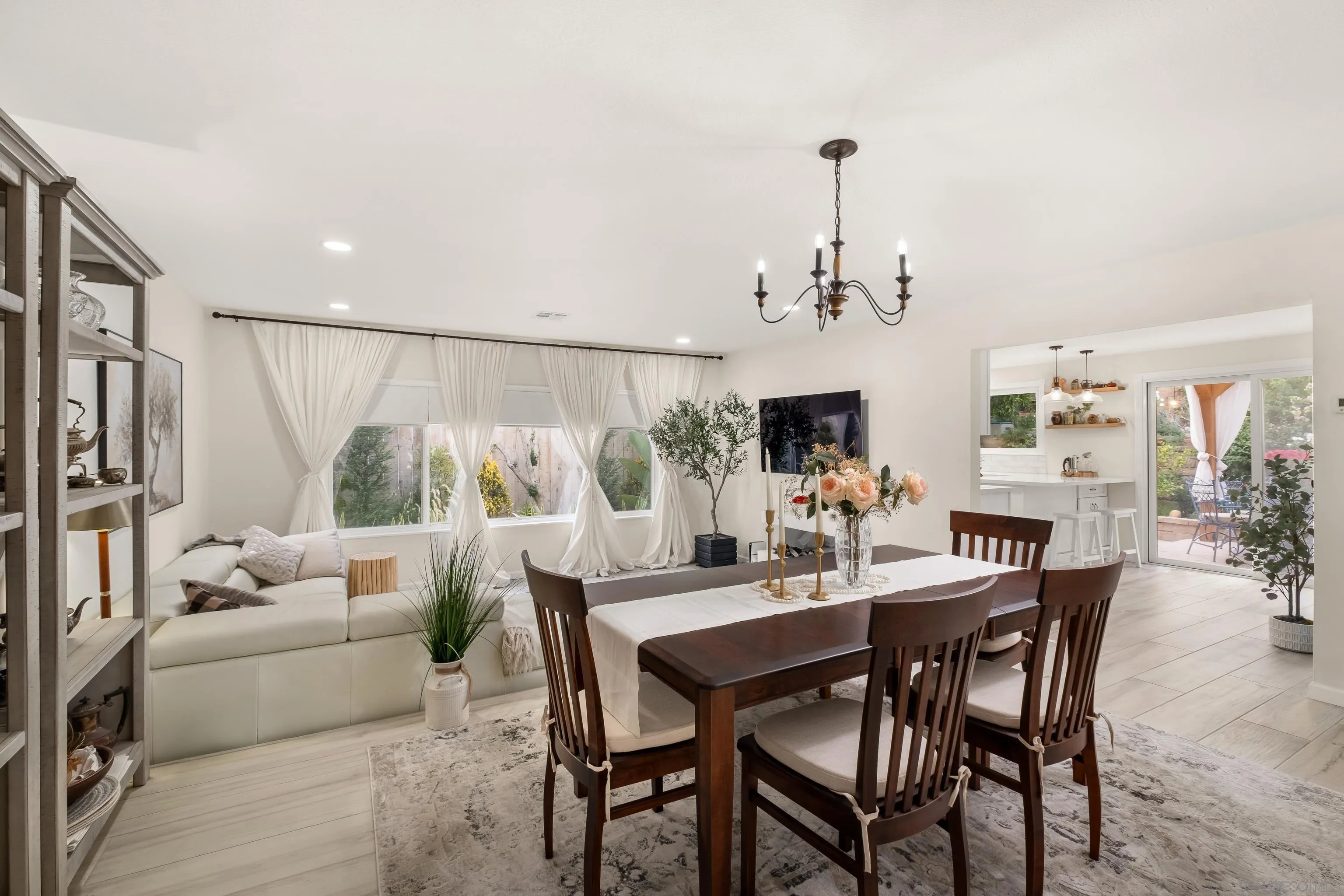 https://cdn.realtyfeed.com/cdn/127/260021148/019ff57f76ee44b790cc0db77908ebf3.webp