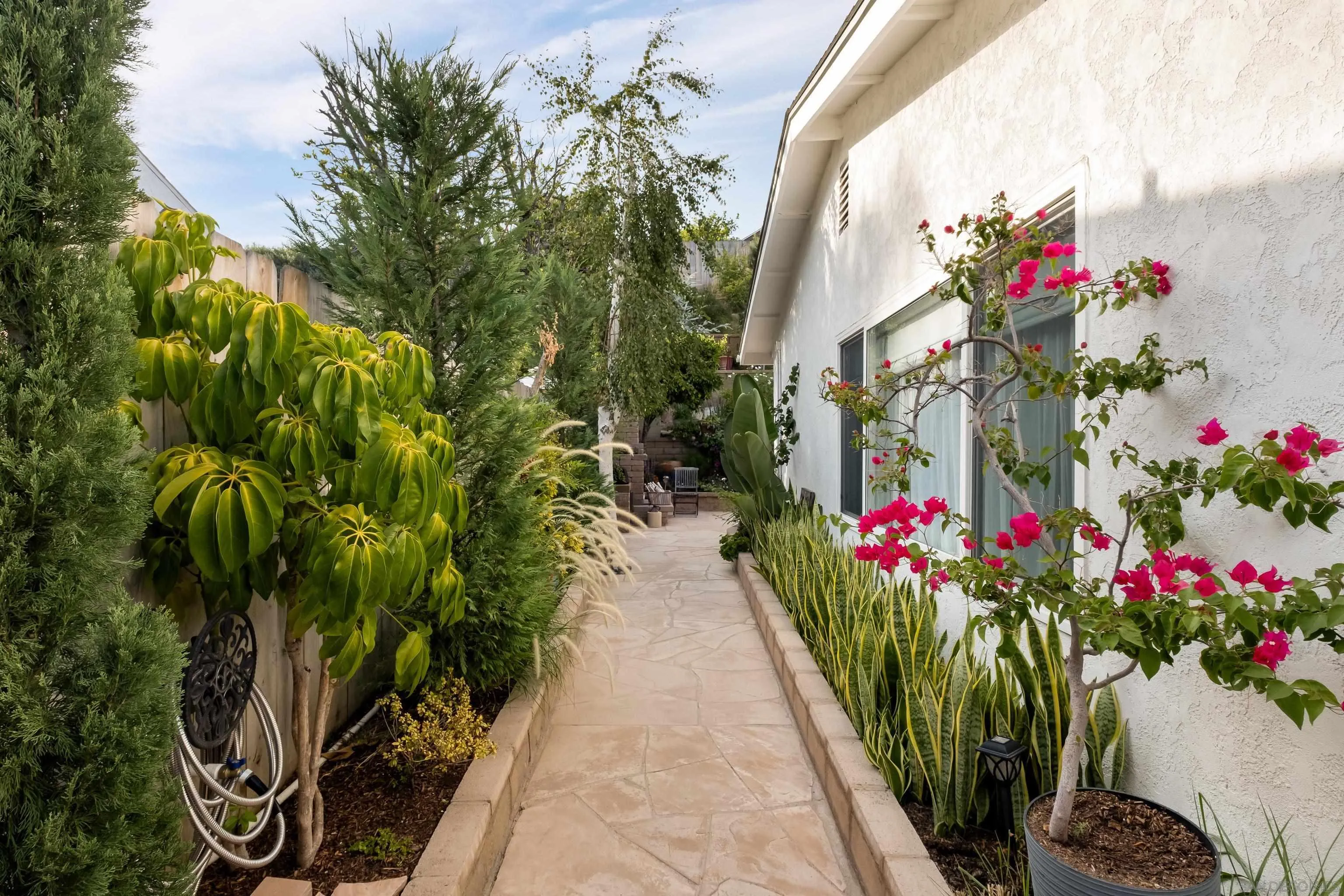https://cdn.realtyfeed.com/cdn/127/260021148/278d9f3cdc56c73974924e680a315370.webp