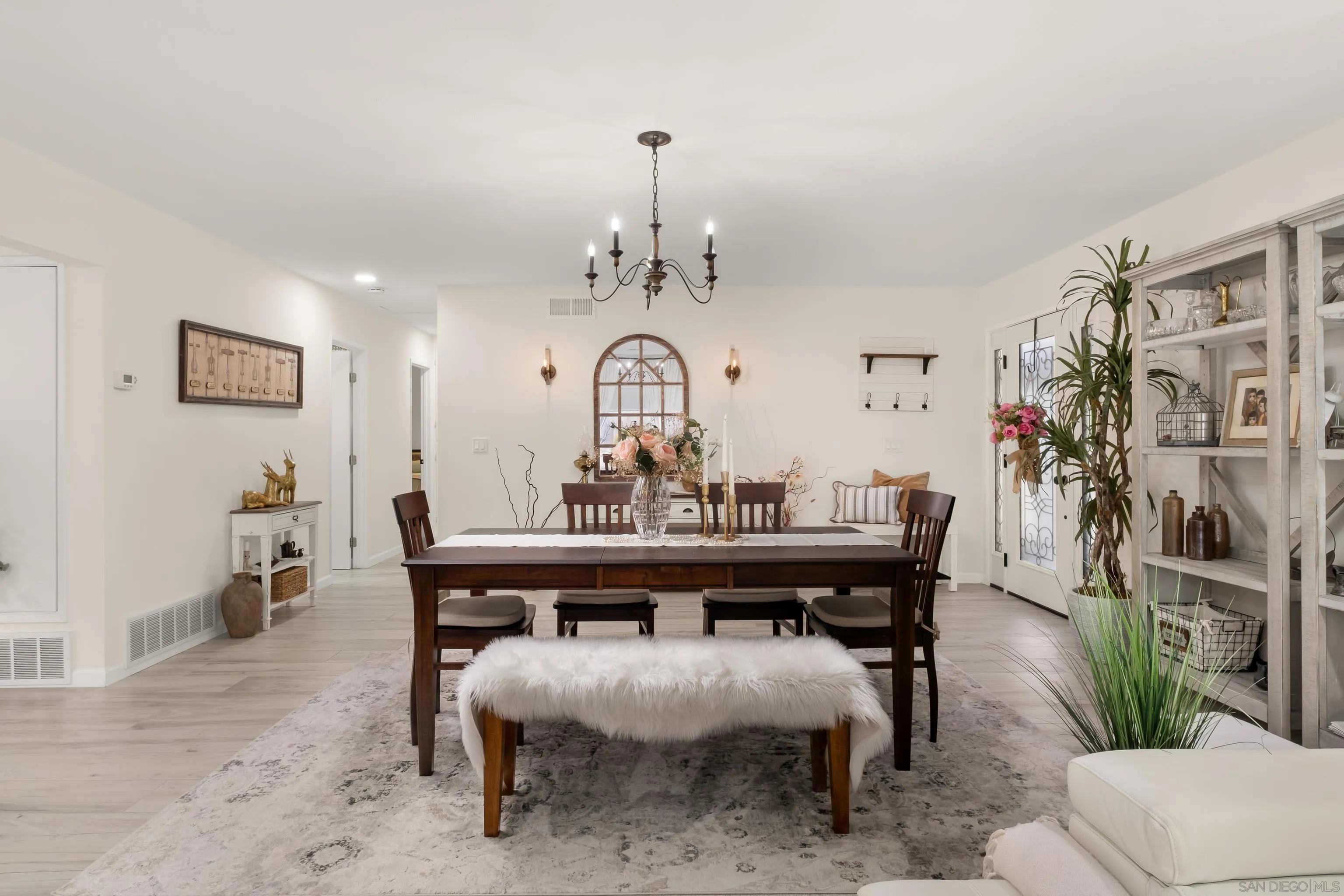 https://cdn.realtyfeed.com/cdn/127/260021148/39346851ac133c62e4acc06257905f7d.webp
