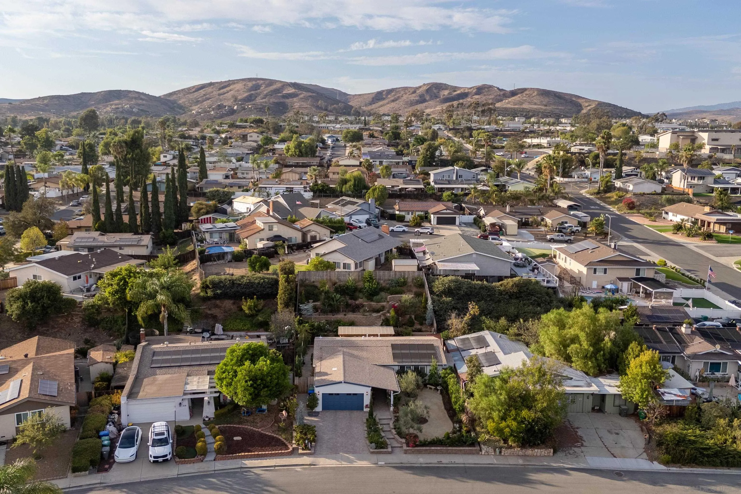 https://cdn.realtyfeed.com/cdn/127/260021148/4403bb910c98aaad42e5f5b70108d50b.webp