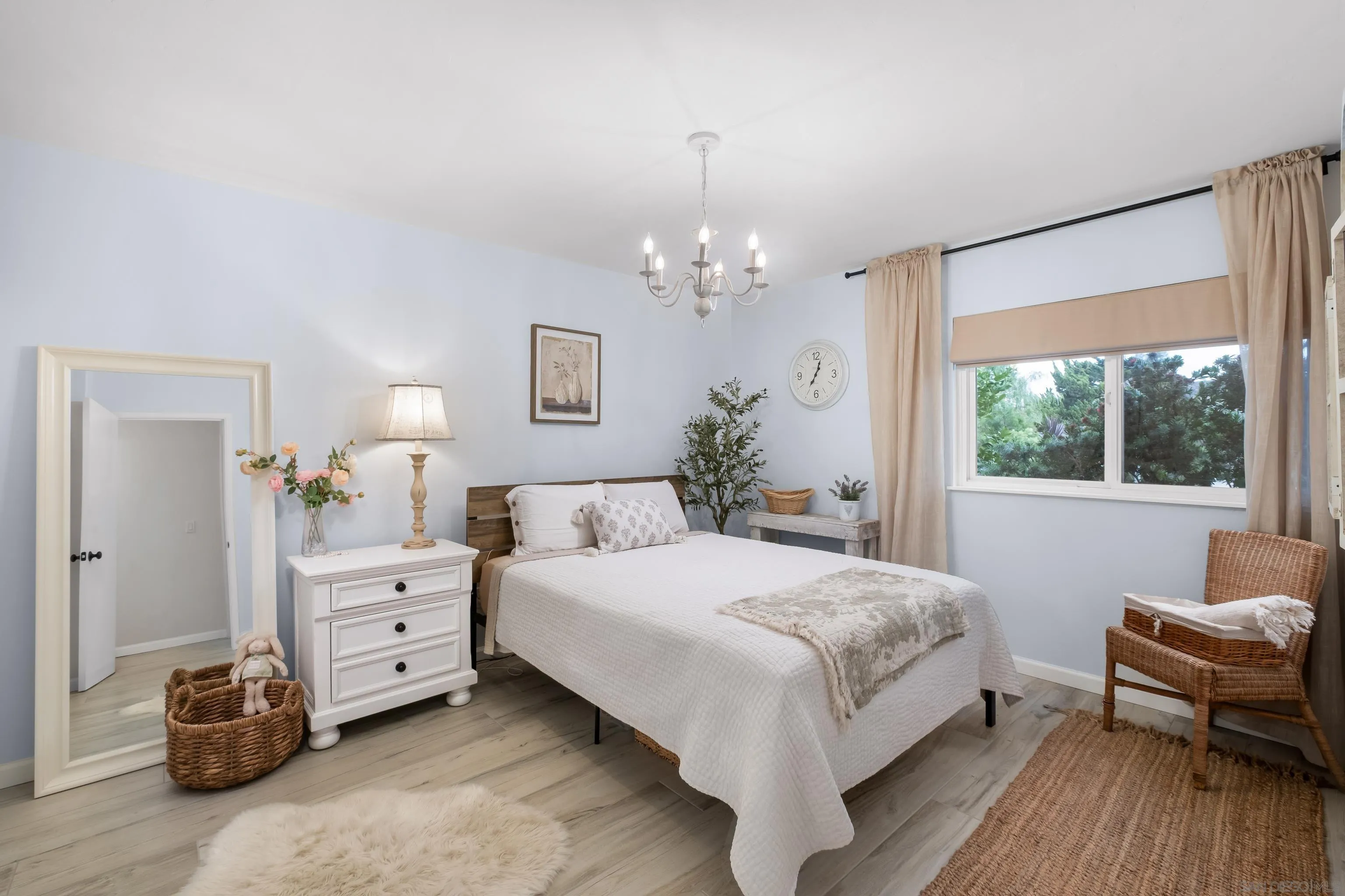 https://cdn.realtyfeed.com/cdn/127/260021148/474621057666f8776b4104cbfe66b145.webp