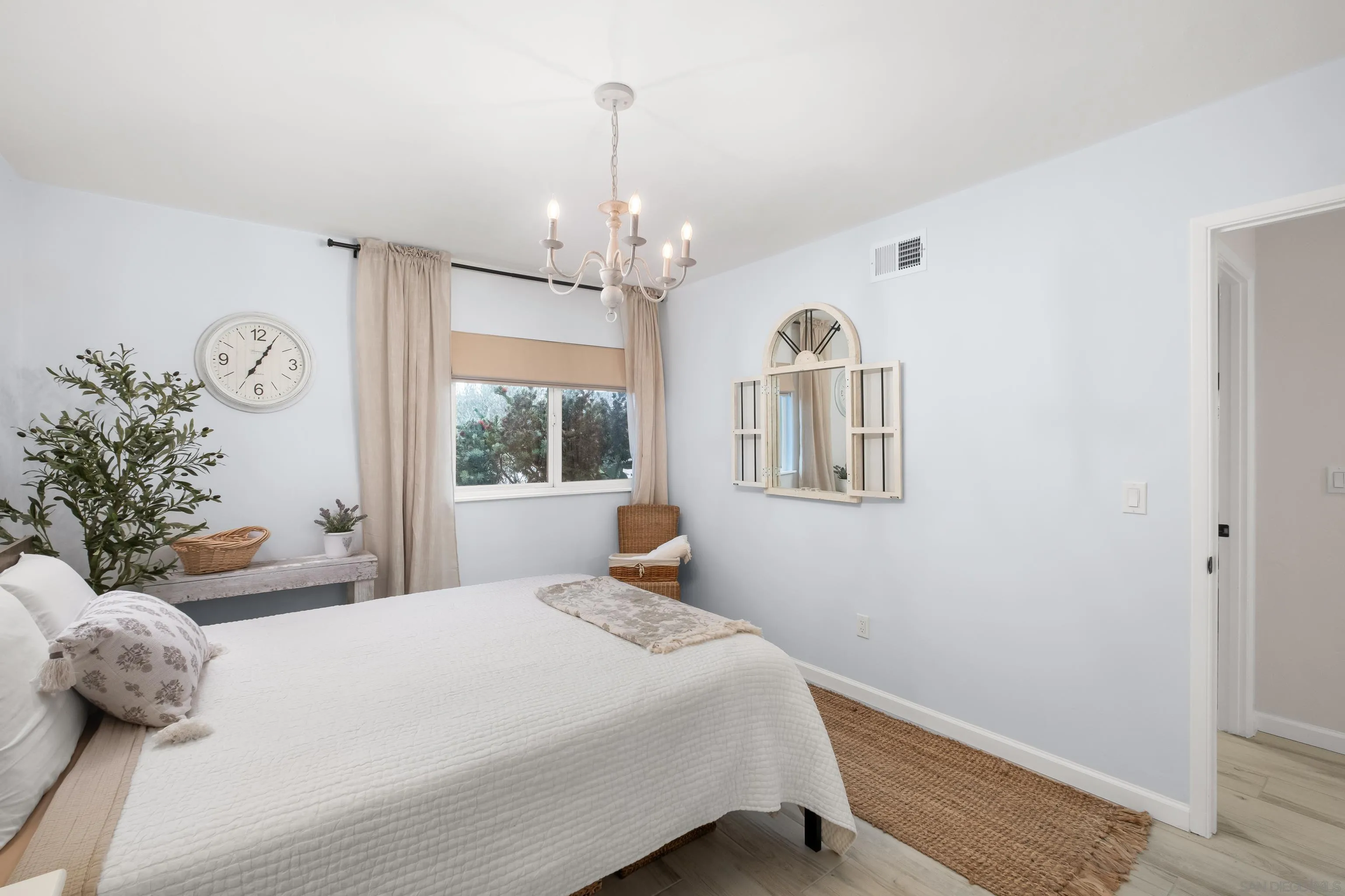 https://cdn.realtyfeed.com/cdn/127/260021148/744c03763ba609d13165a1667b131691.webp
