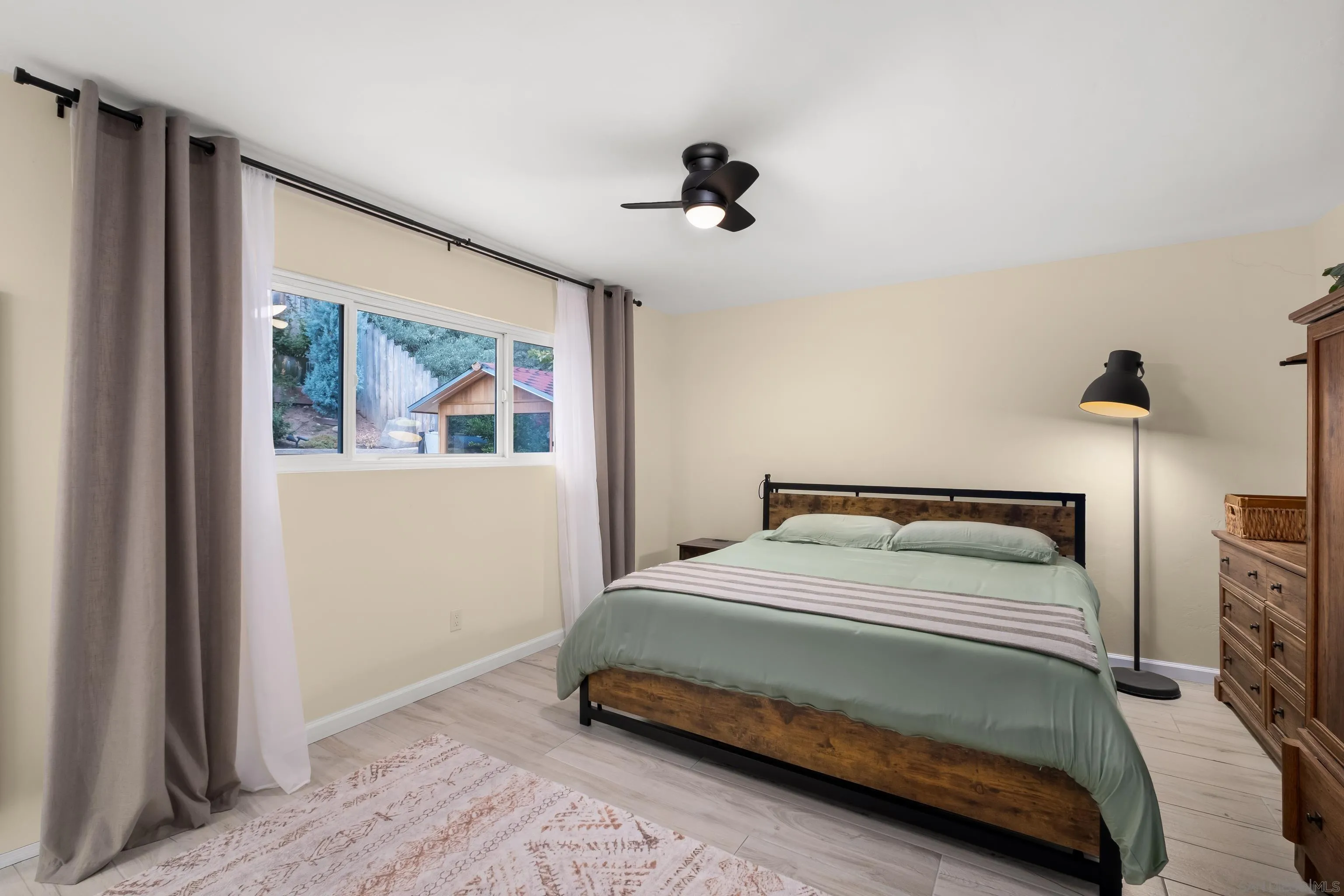 https://cdn.realtyfeed.com/cdn/127/260021148/c00751f4de54b56565fcd11673df42cf.webp