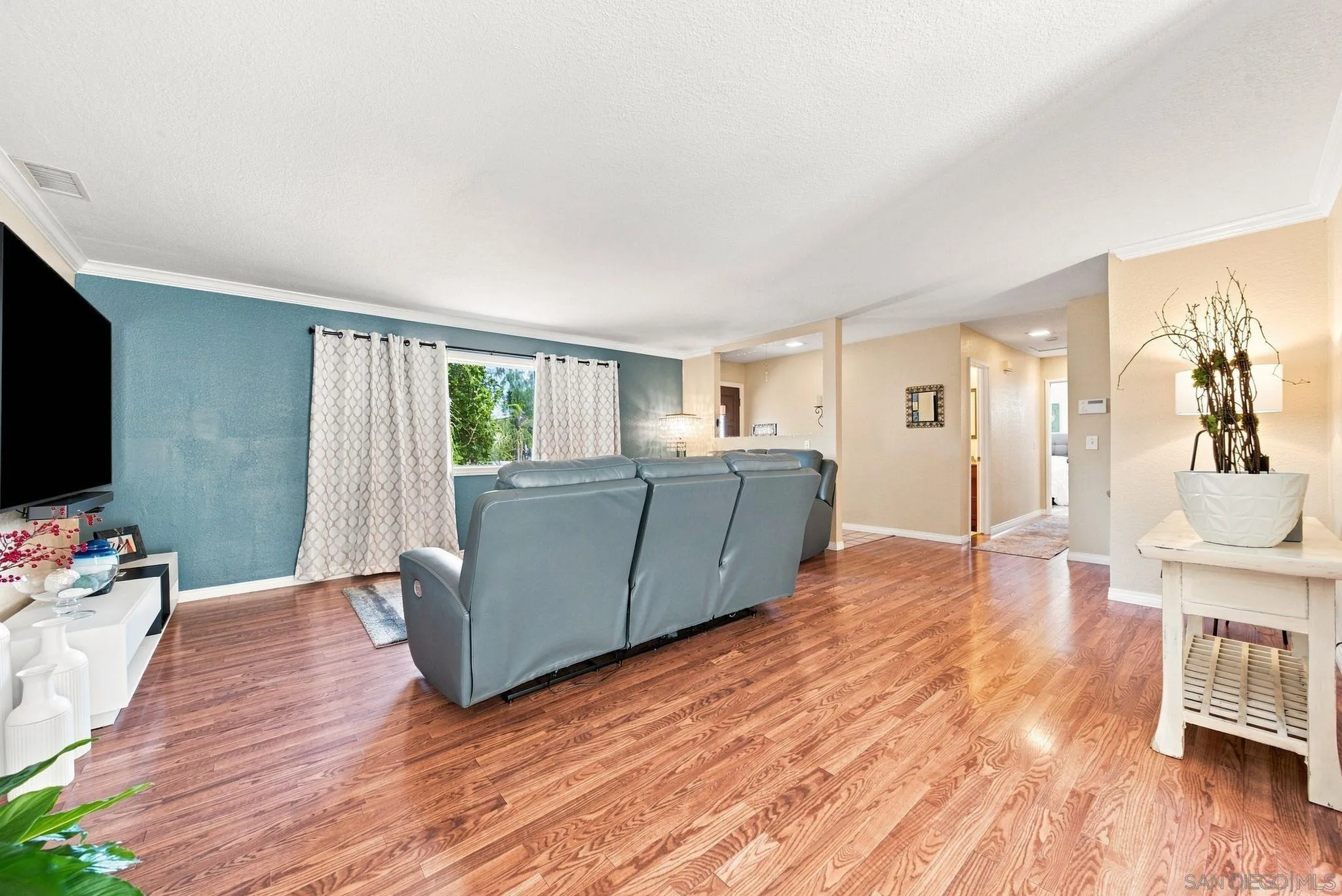 https://cdn.realtyfeed.com/cdn/127/260021154/13a36d8a623badb6723a46d5bd36d022.webp