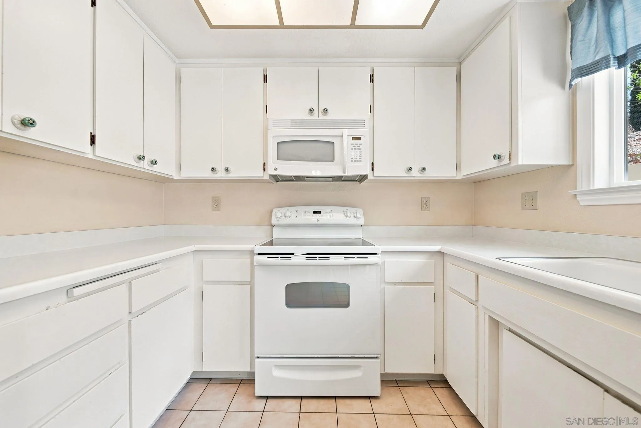 https://cdn.realtyfeed.com/cdn/127/260021154/19dc73985e25a007a715b76e50facb64.webp