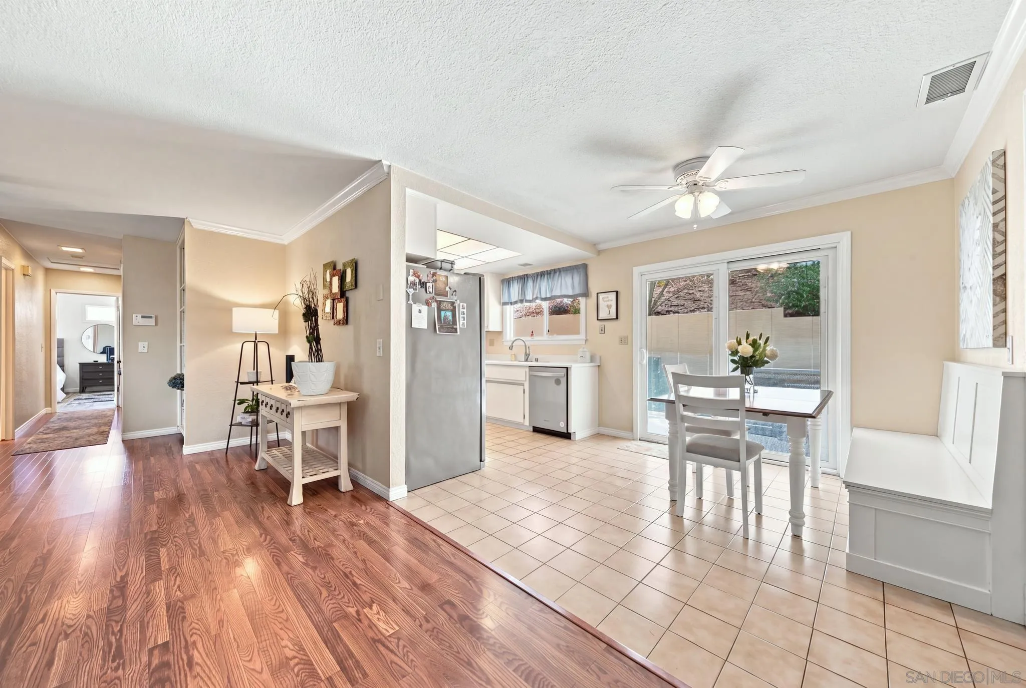 https://cdn.realtyfeed.com/cdn/127/260021154/89bc475ff8e64cbbcd4a0a4492cd84d5.webp