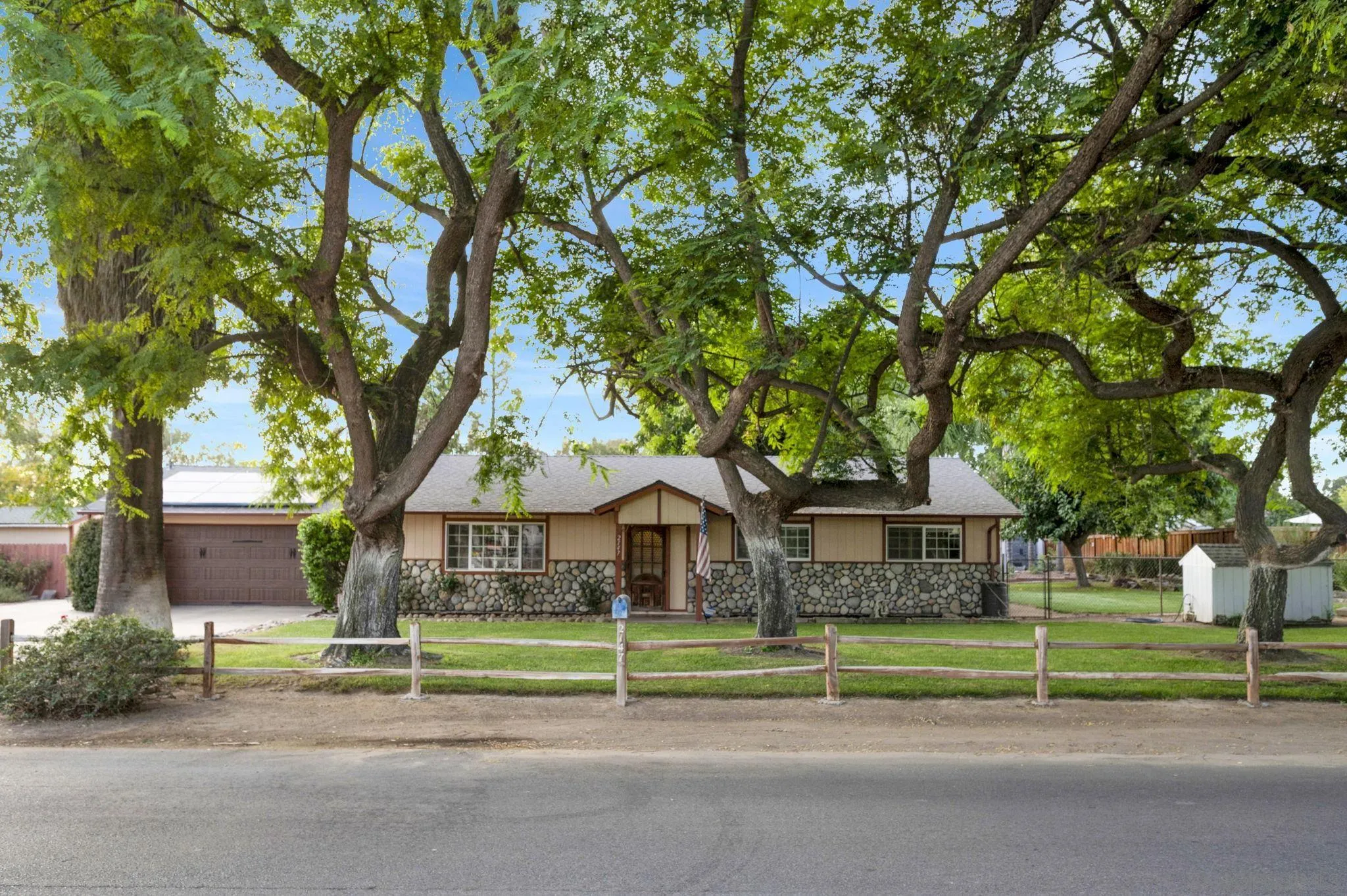 2147 Raymond Ave, Ramona, CA 92065 - Main photo, Ramona, CA