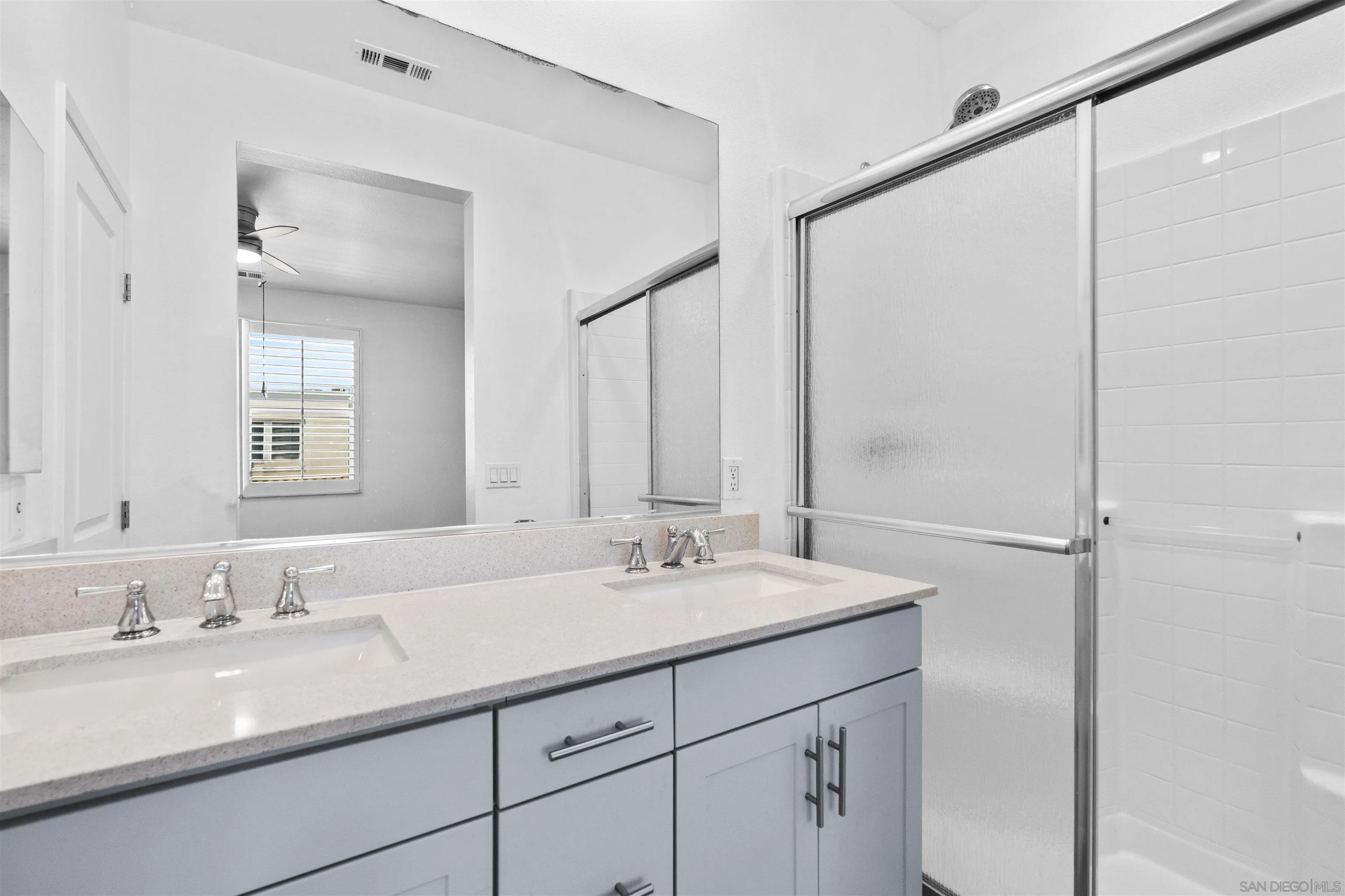 https://cdn.realtyfeed.com/cdn/127/260021157/01f5adddbdf383bc34b6e1470e7aec5d.webp
