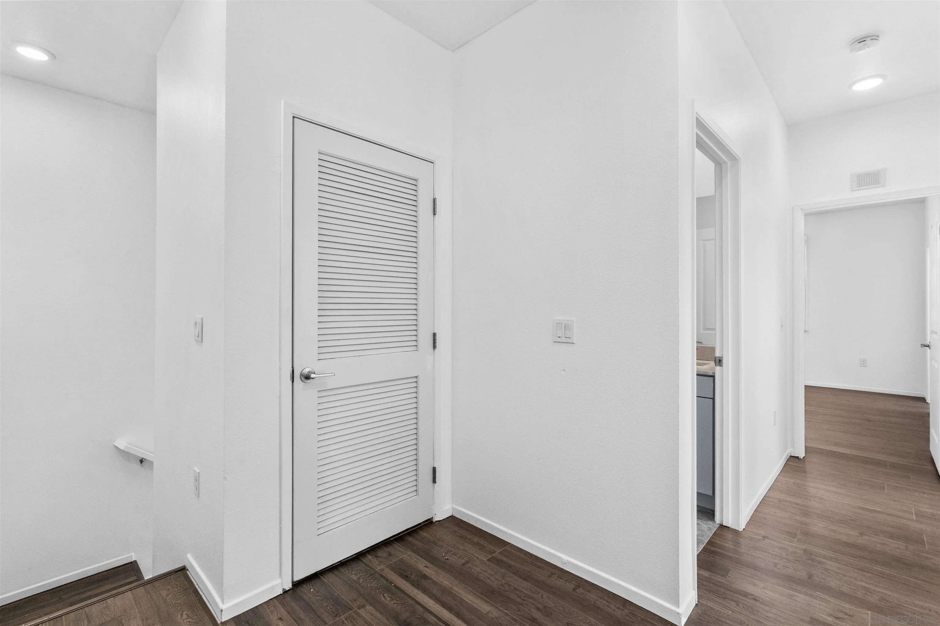 https://cdn.realtyfeed.com/cdn/127/260021157/058c3e9269f0769511f139502f46df27.webp