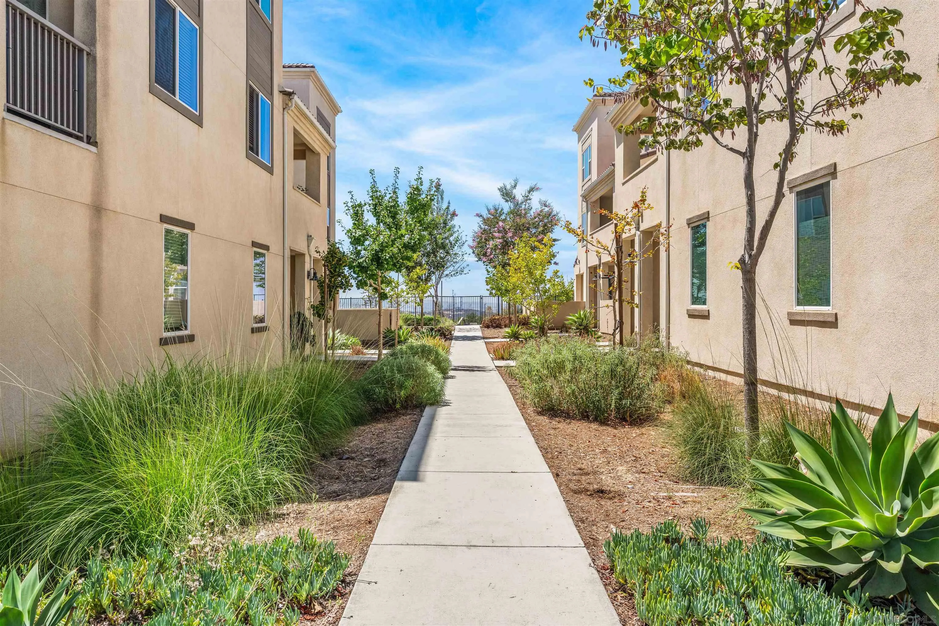 https://cdn.realtyfeed.com/cdn/127/260021157/2c01c34284fcc510a0bd7a9546d2e2bc.webp