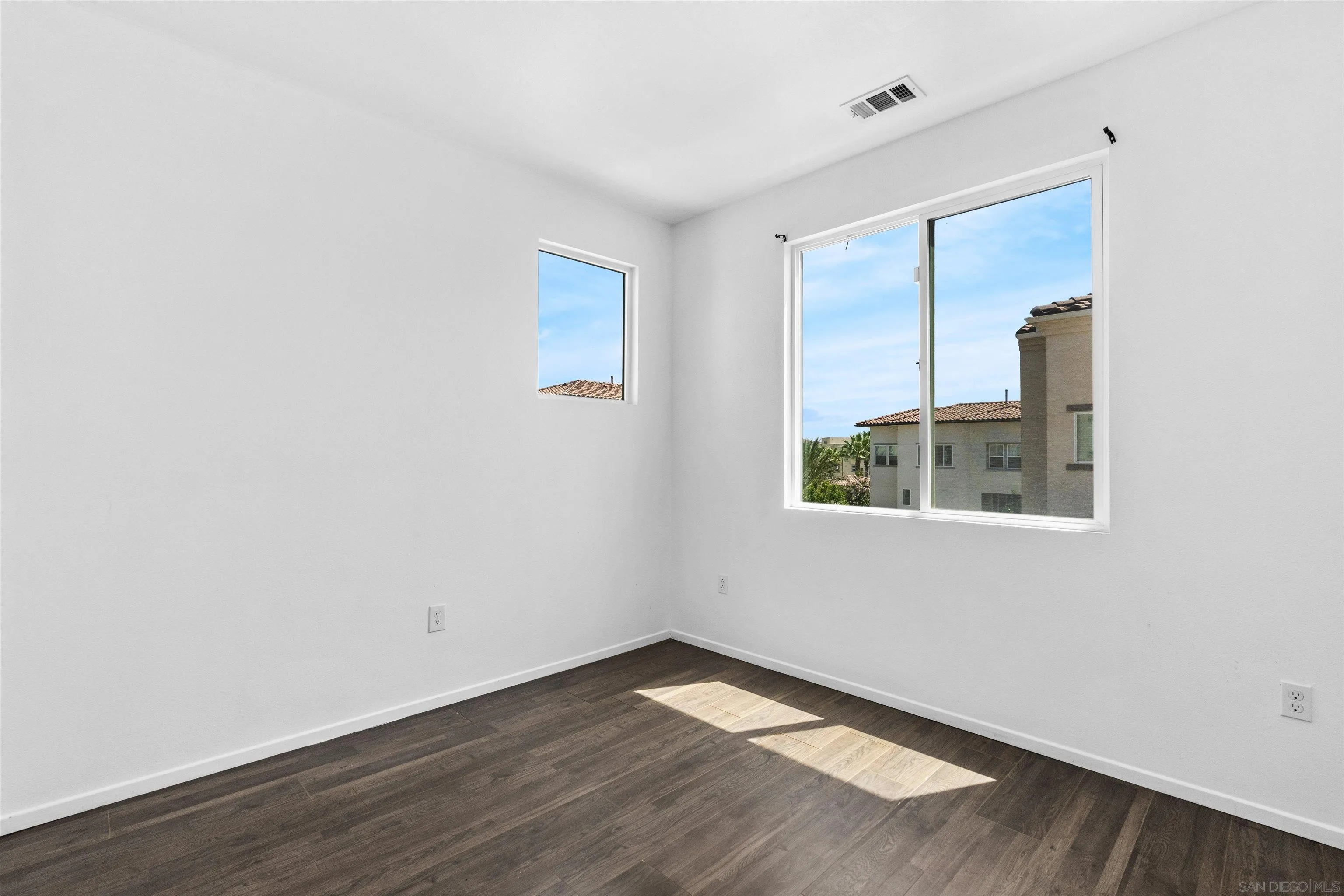 https://cdn.realtyfeed.com/cdn/127/260021157/4deee2fac4d3a9e2b4dee02ba78b4f94.webp