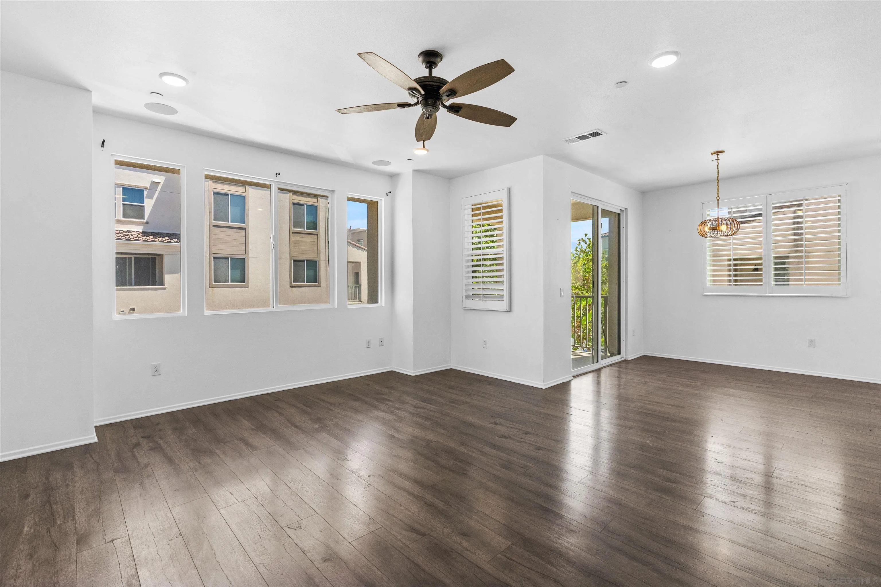 https://cdn.realtyfeed.com/cdn/127/260021157/500a31224a6fda628f6b5c995752e123.webp