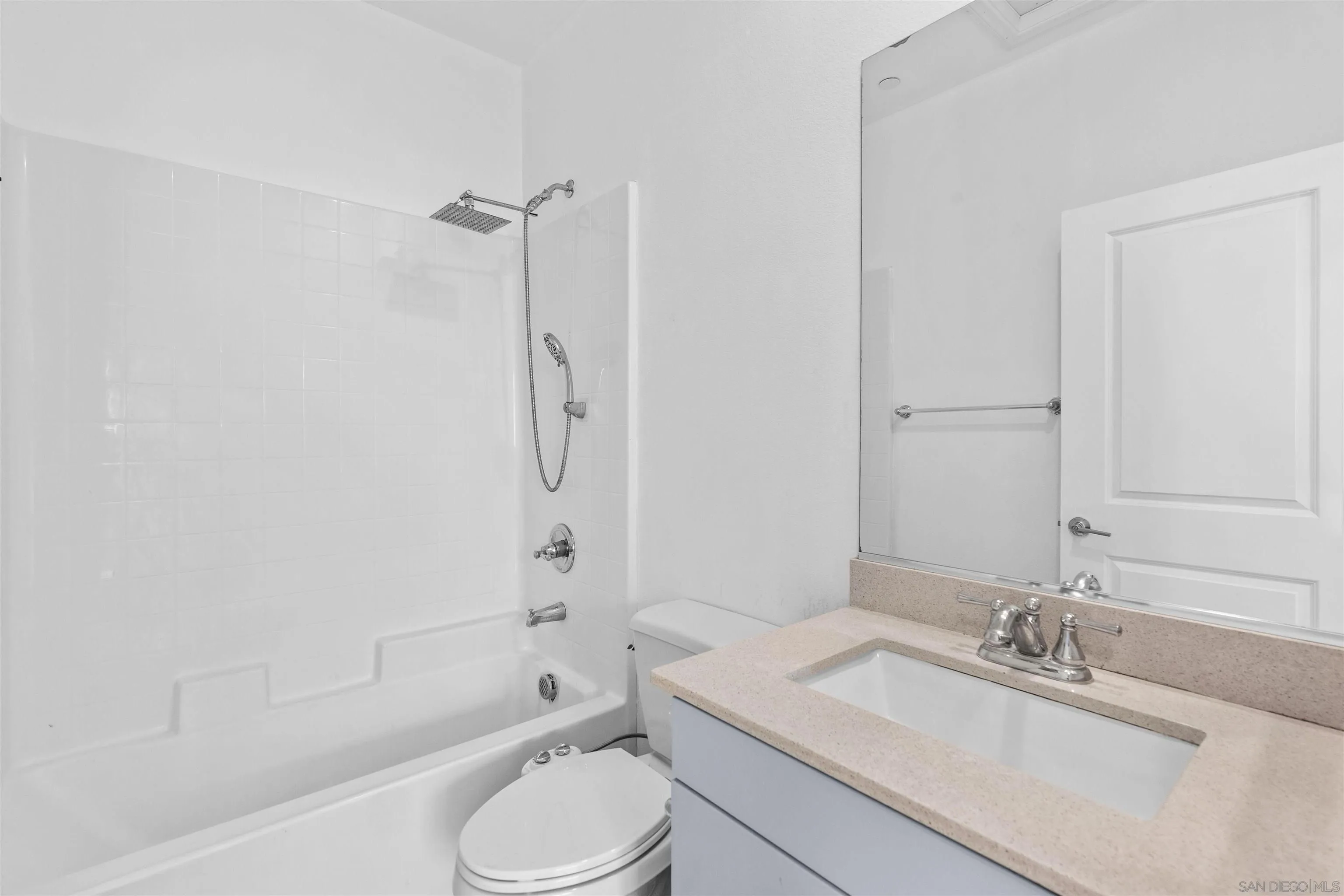https://cdn.realtyfeed.com/cdn/127/260021157/794b39240bb24a778ec581778681a337.webp