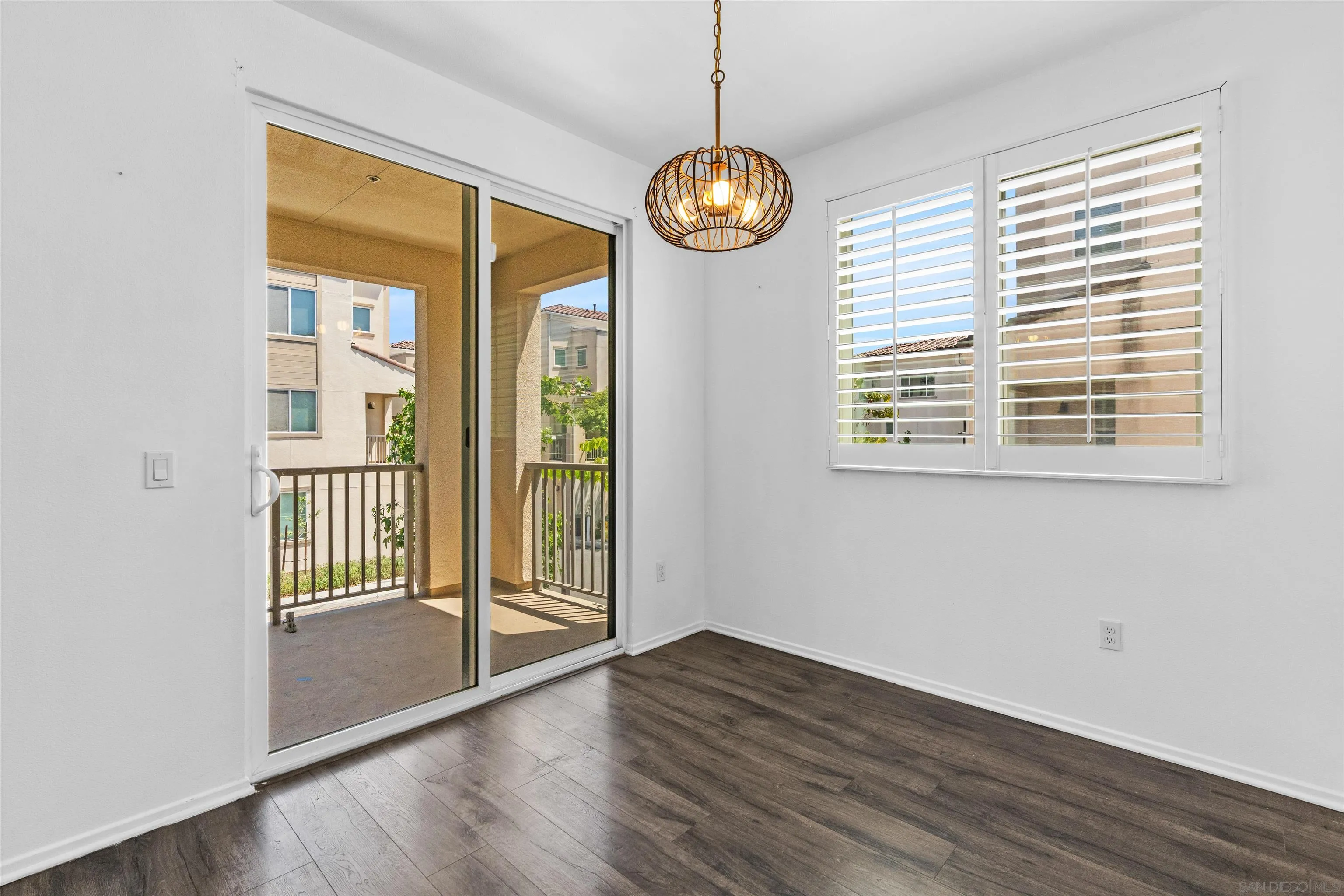 https://cdn.realtyfeed.com/cdn/127/260021157/a7236f0040a0f0ae6aae27fcb7671059.webp