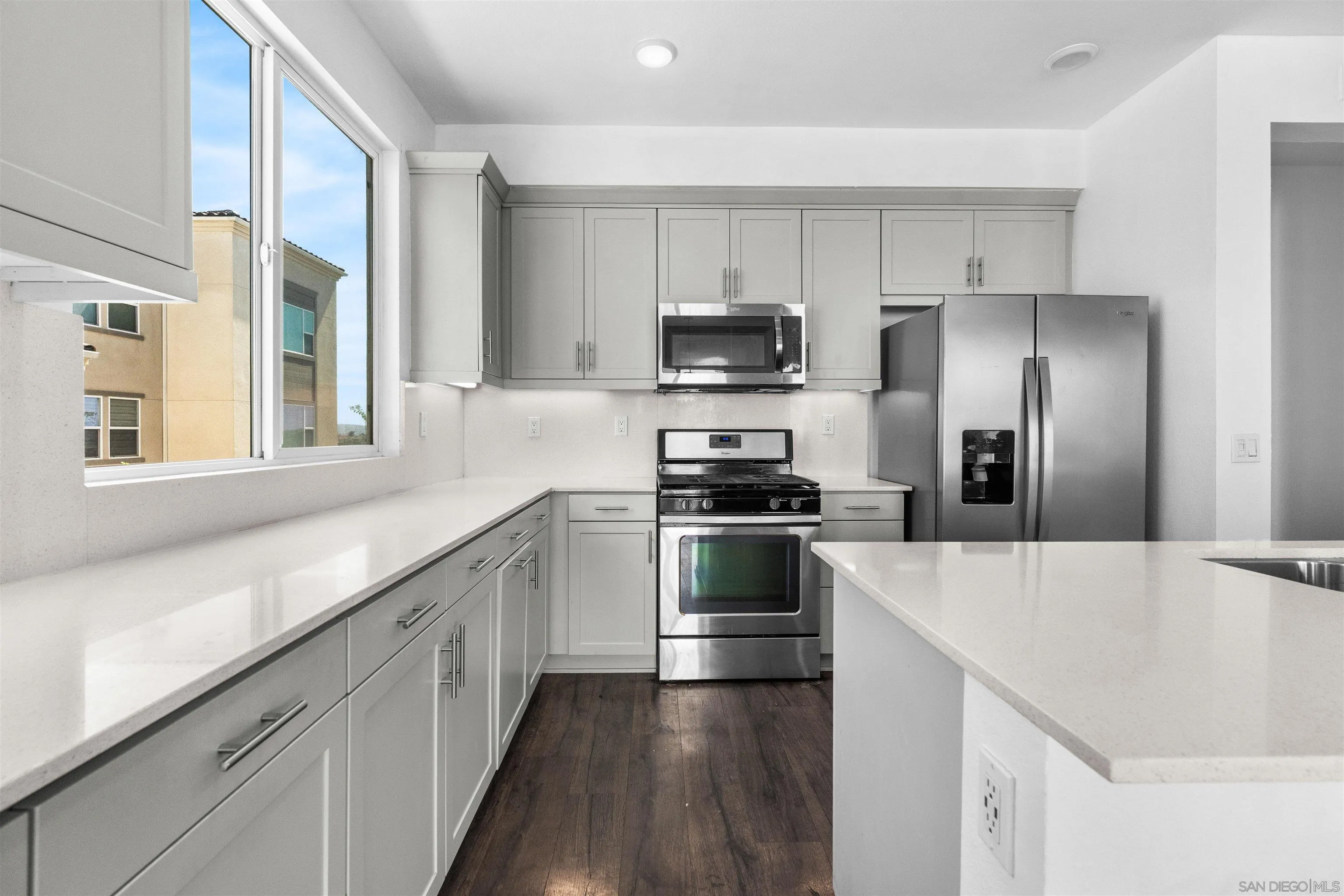 https://cdn.realtyfeed.com/cdn/127/260021157/f40e5a3f3f0aca184e488df190fc8d9b.webp