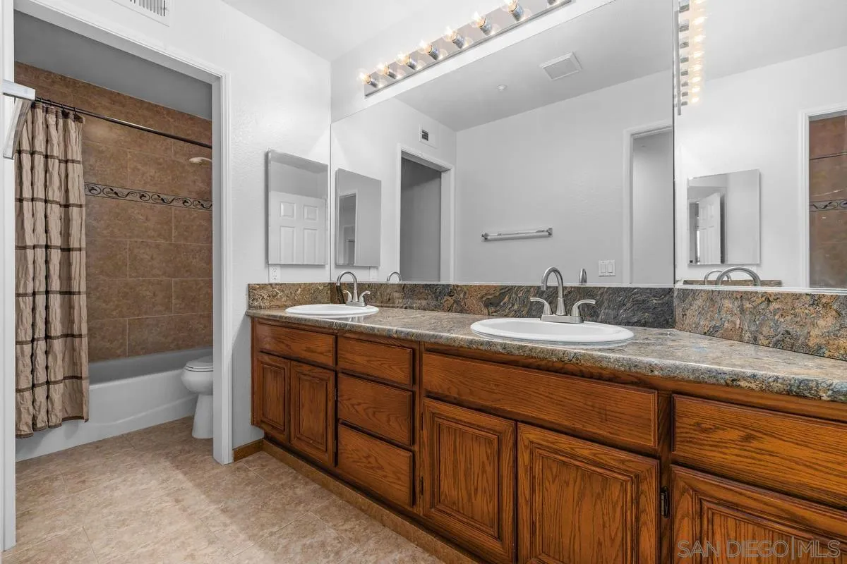 https://cdn.realtyfeed.com/cdn/127/260021158/06c18d12bfa69623f9b1fc916af939e8.webp