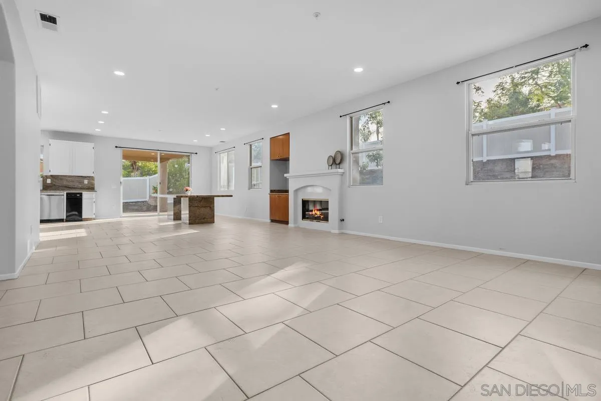 https://cdn.realtyfeed.com/cdn/127/260021158/79c2db573a2ee554553b70c3bc3c1b86.webp