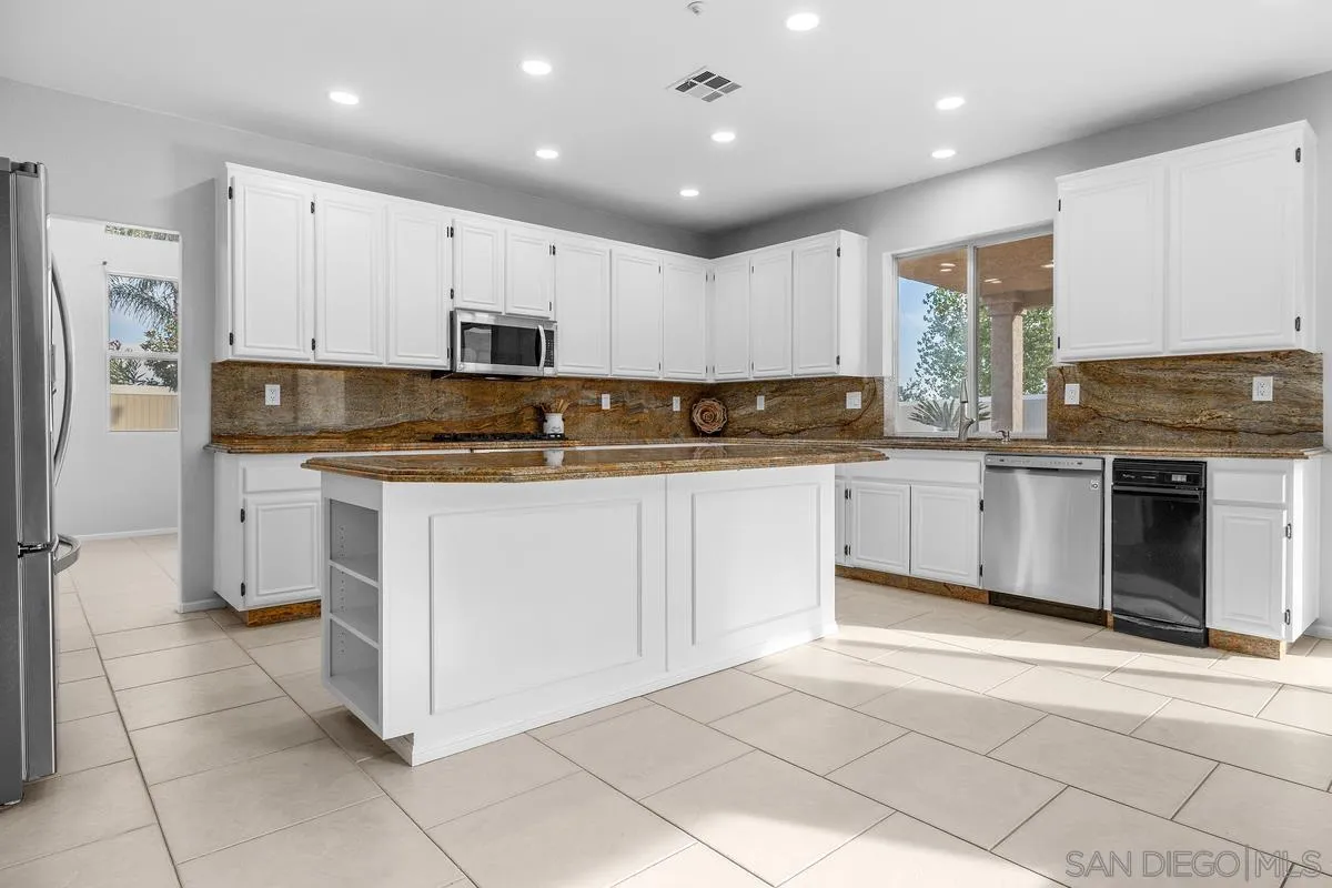https://cdn.realtyfeed.com/cdn/127/260021158/8f119b521b5e96b959b5c1dcd9a387fd.webp
