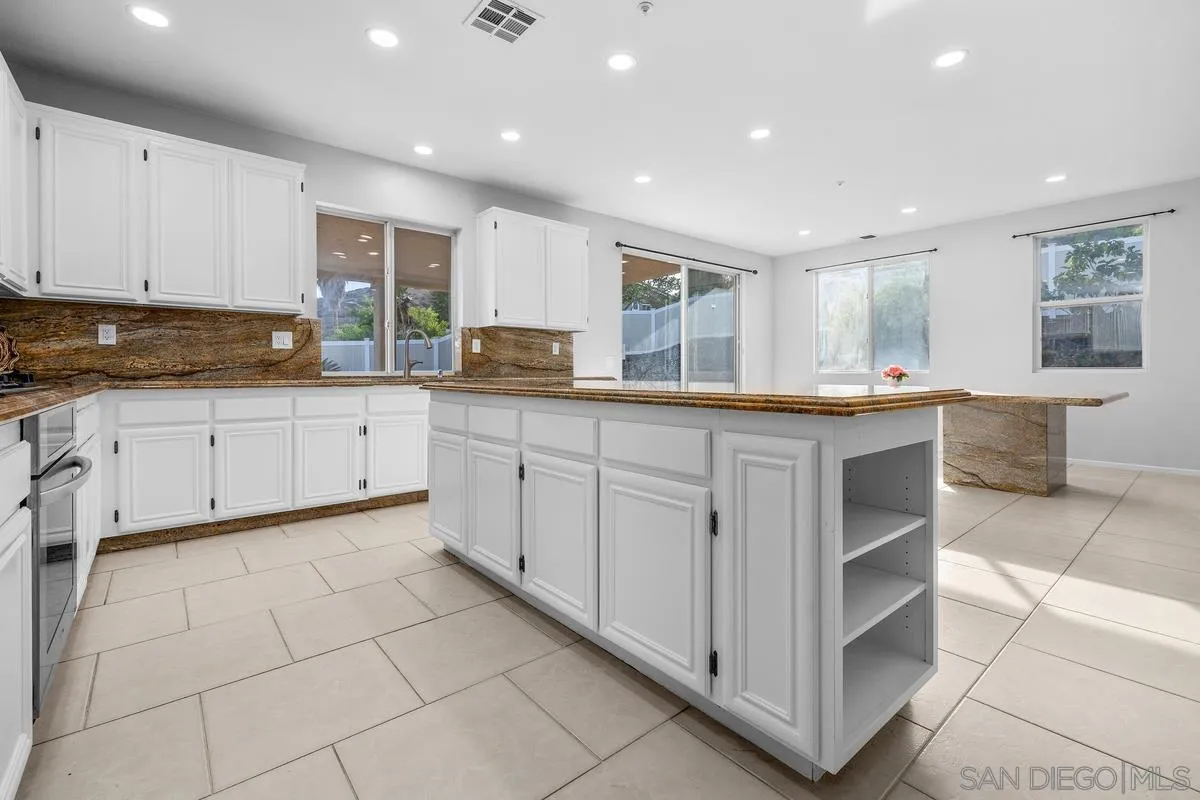 https://cdn.realtyfeed.com/cdn/127/260021158/ba714cc2676a87da21064f137adc77bb.webp