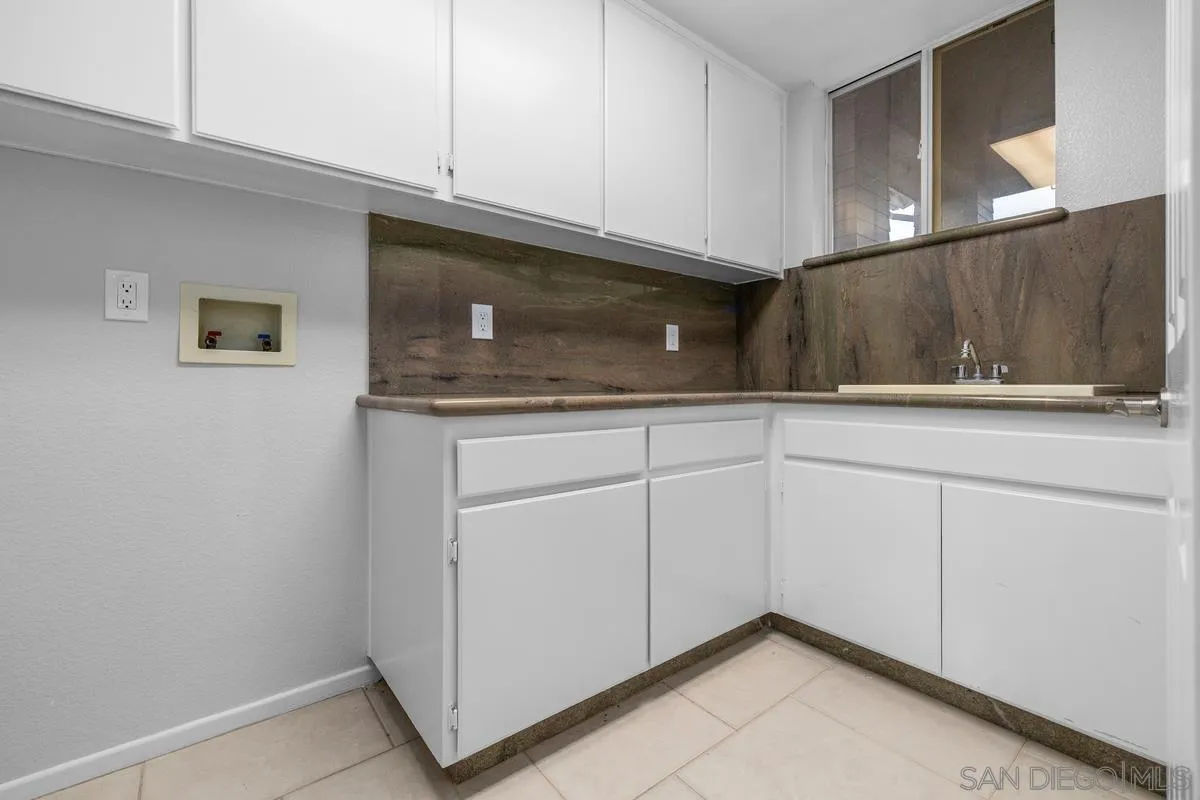 https://cdn.realtyfeed.com/cdn/127/260021158/d77bc63753b82bc2dd029c735c855fd0.webp