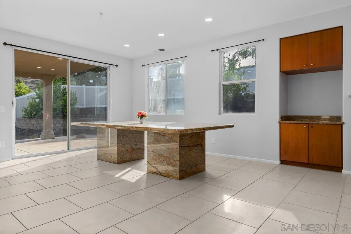 https://cdn.realtyfeed.com/cdn/127/260021158/ea55de06736f87966de803e35c294dd7.webp