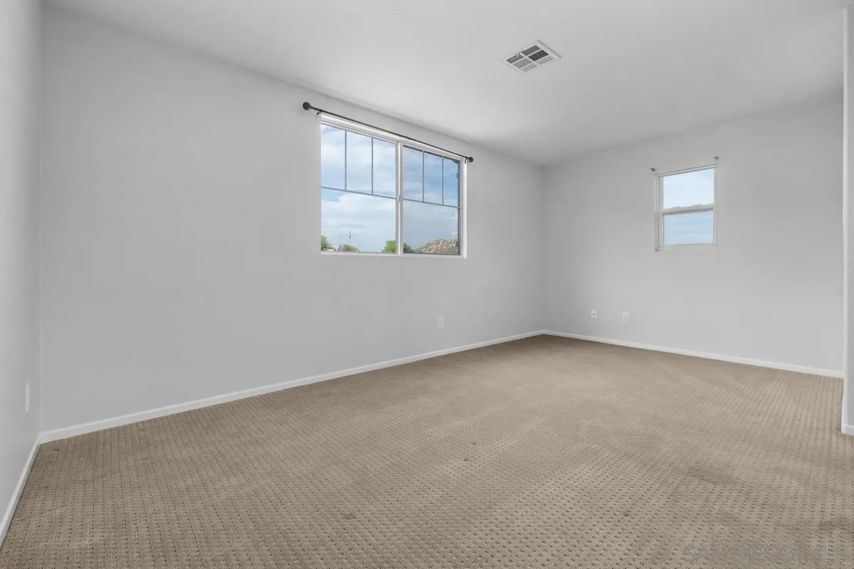 https://cdn.realtyfeed.com/cdn/127/260021158/f5d9f4c921593995fb244429792568bb.webp