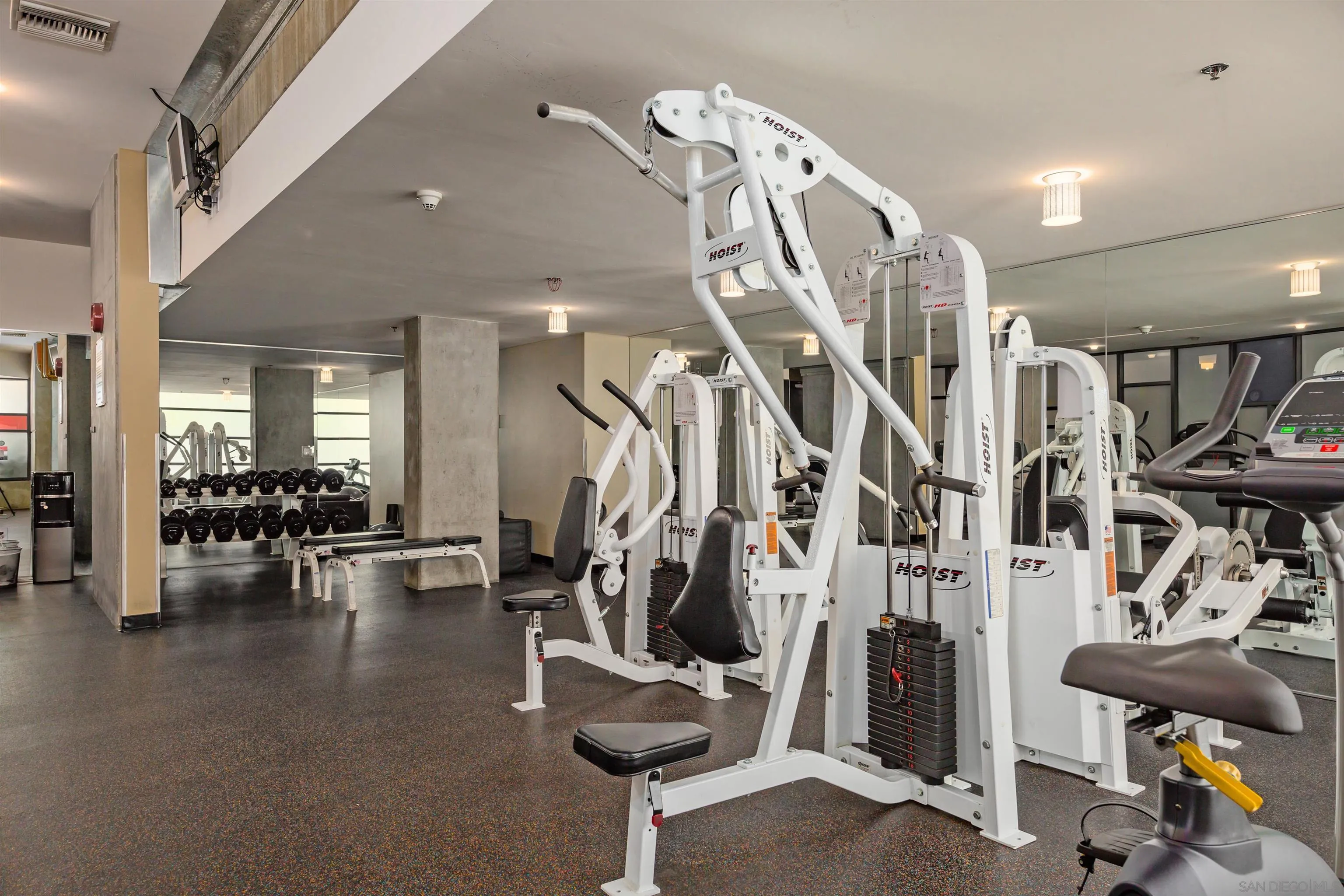 https://cdn.realtyfeed.com/cdn/127/260021160/04cec7c3d8c7d6db8ebb6281757b17ee.webp