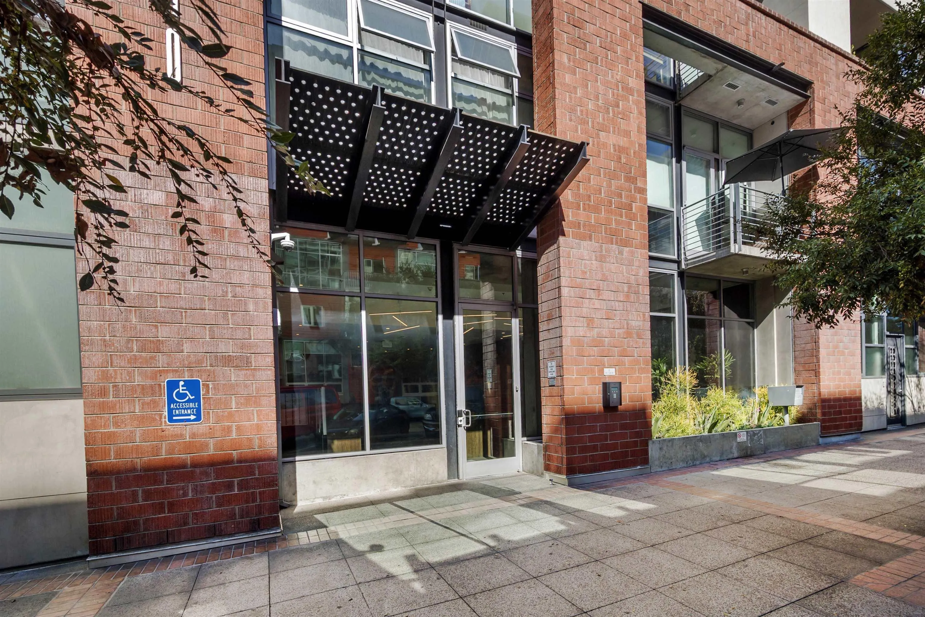 https://cdn.realtyfeed.com/cdn/127/260021160/3c5d67ebb2f885121eebddb486b9a855.webp